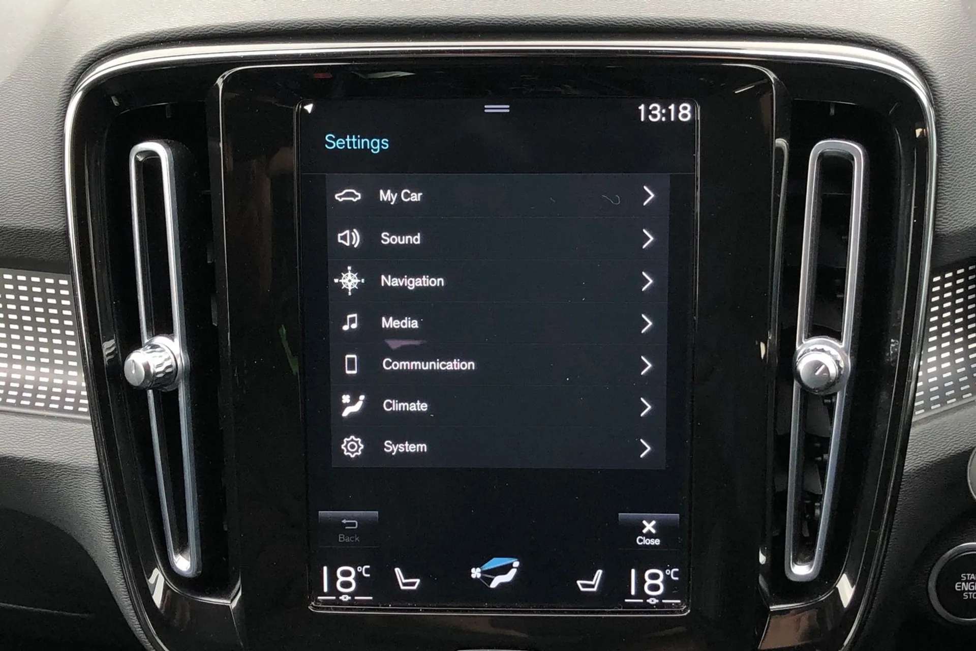 2021 VOLVO XC40 2021 VOLVO XC40