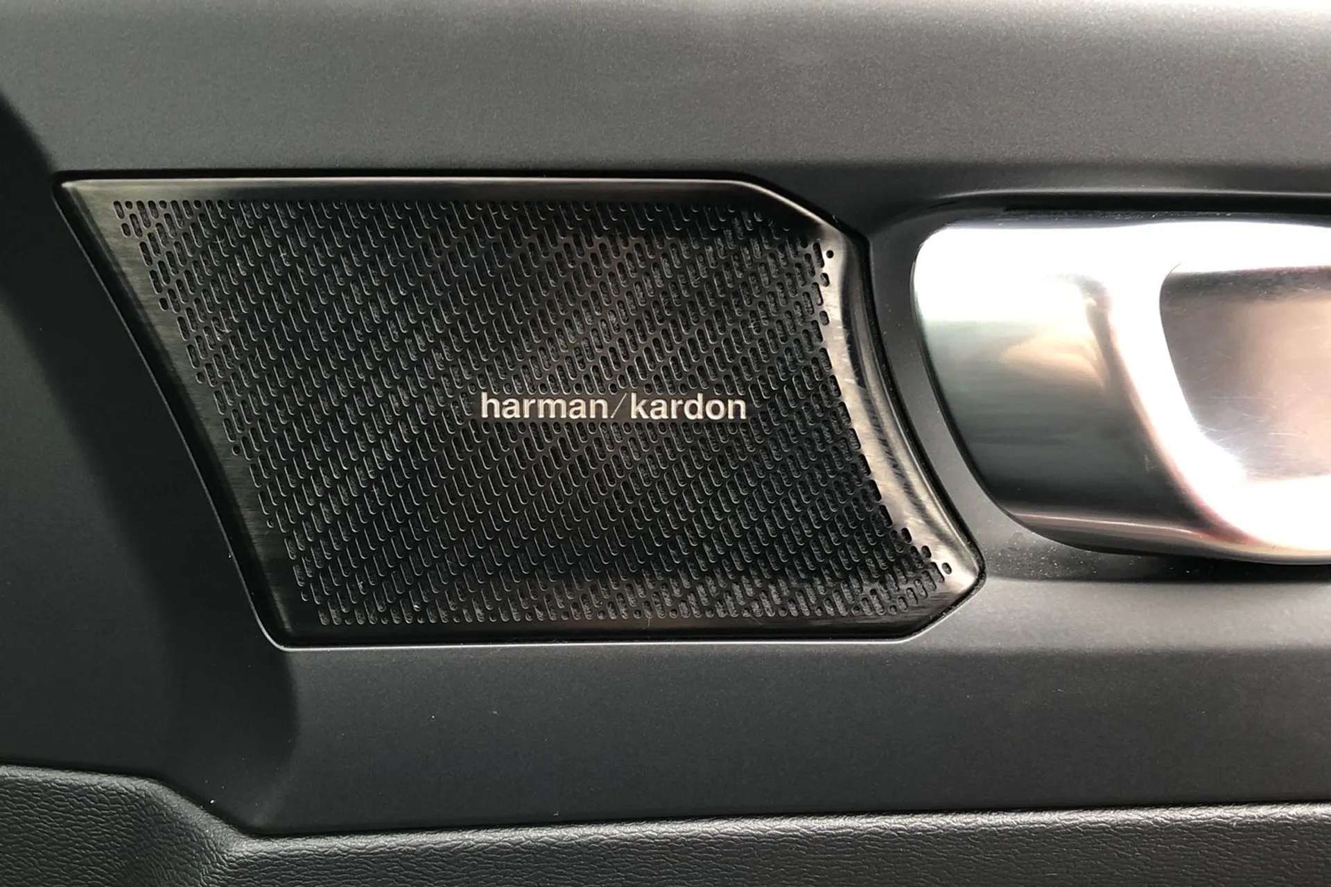 2021 VOLVO XC40 2021 VOLVO XC40