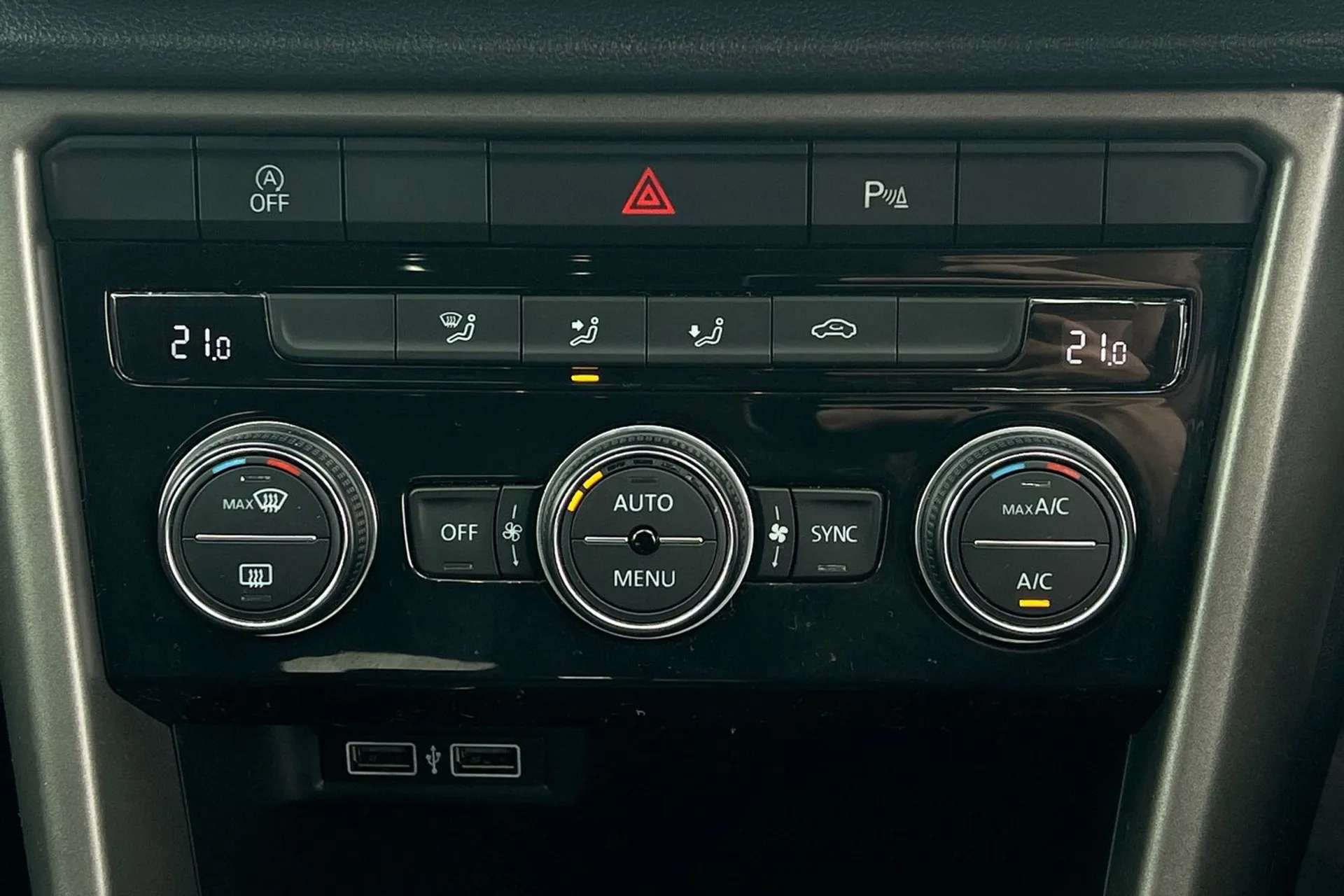 2020 VOLKSWAGEN T-ROC 2020 VOLKSWAGEN T-ROC