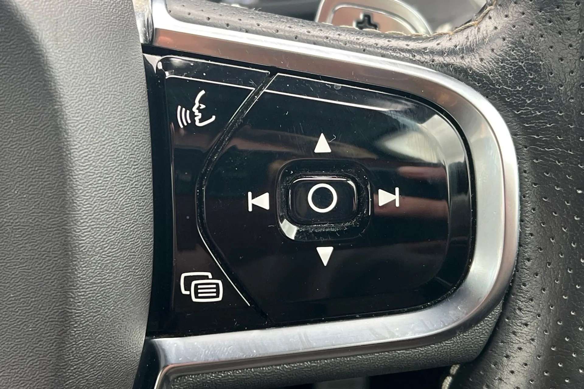 2019 VOLVO S90 2019 VOLVO S90