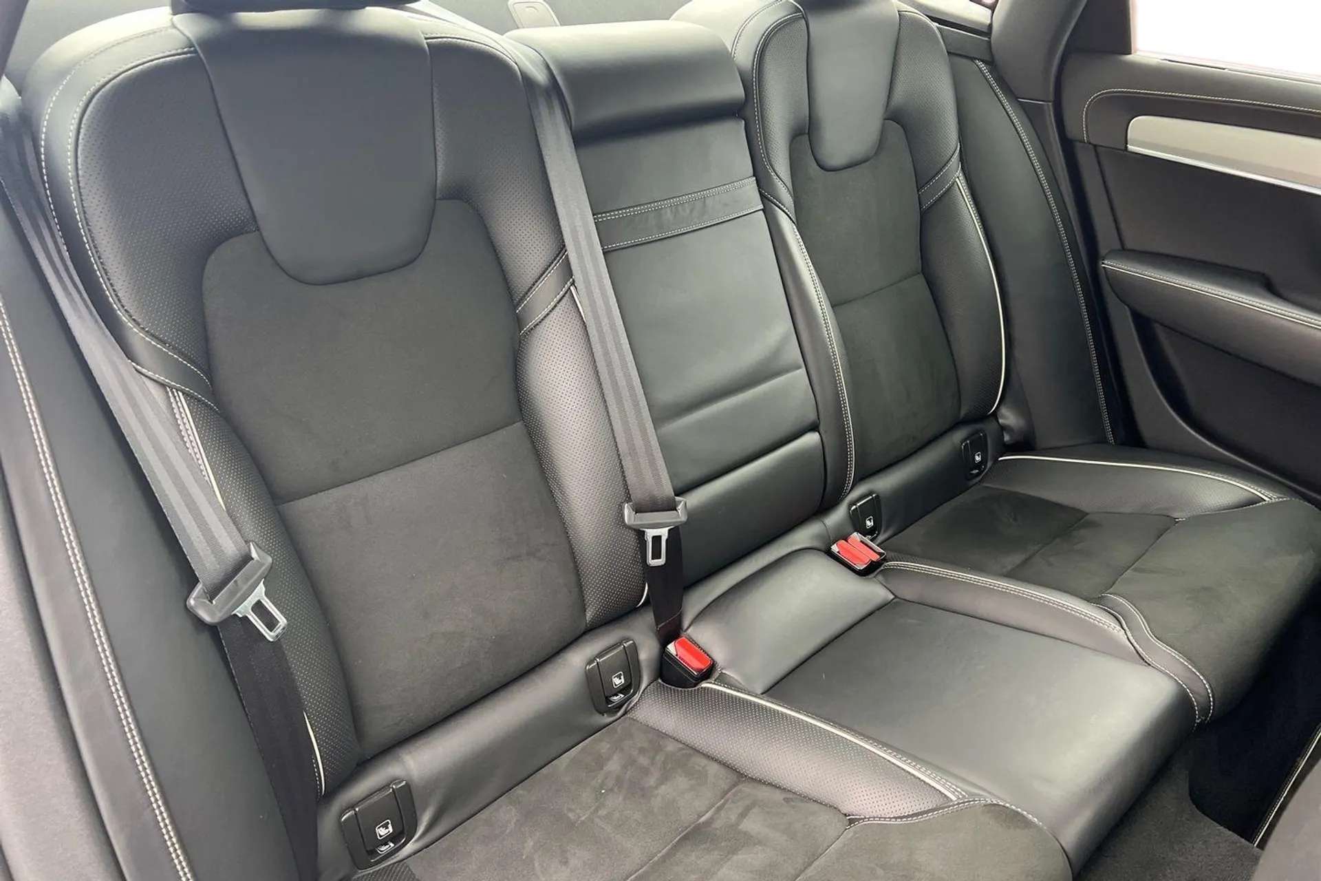 2019 VOLVO S90 2019 VOLVO S90