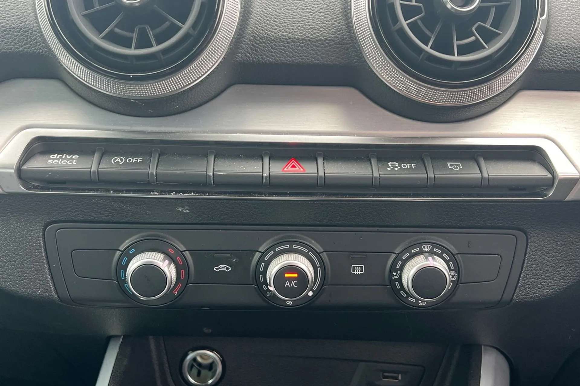 2020 AUDI Q2 2020 AUDI Q2