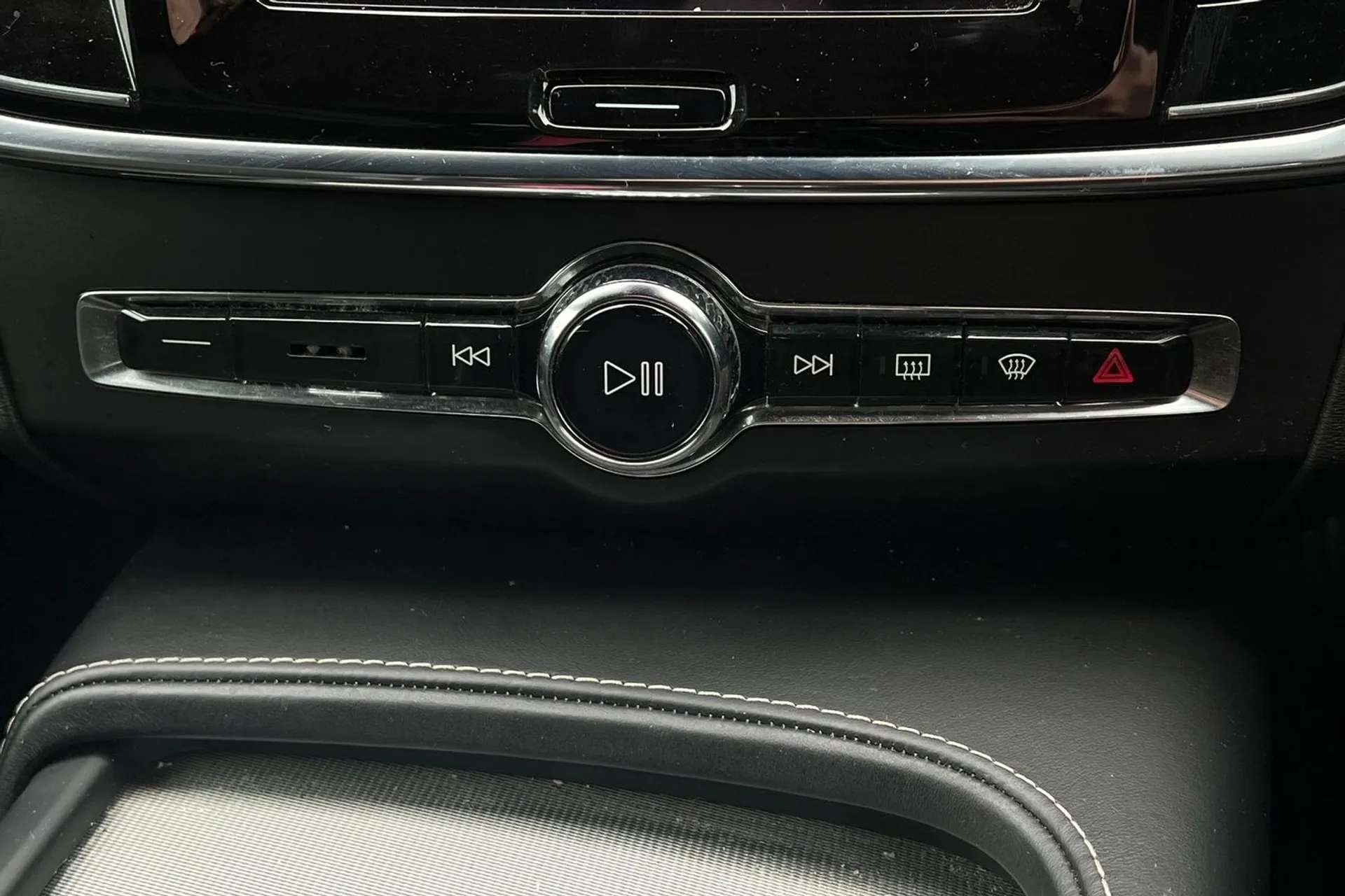 2019 VOLVO V90 2019 VOLVO V90