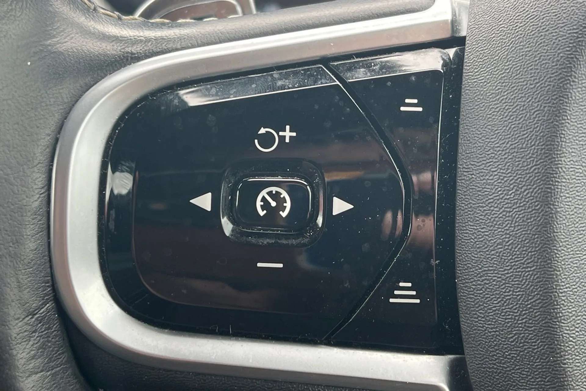 2019 VOLVO V90 2019 VOLVO V90