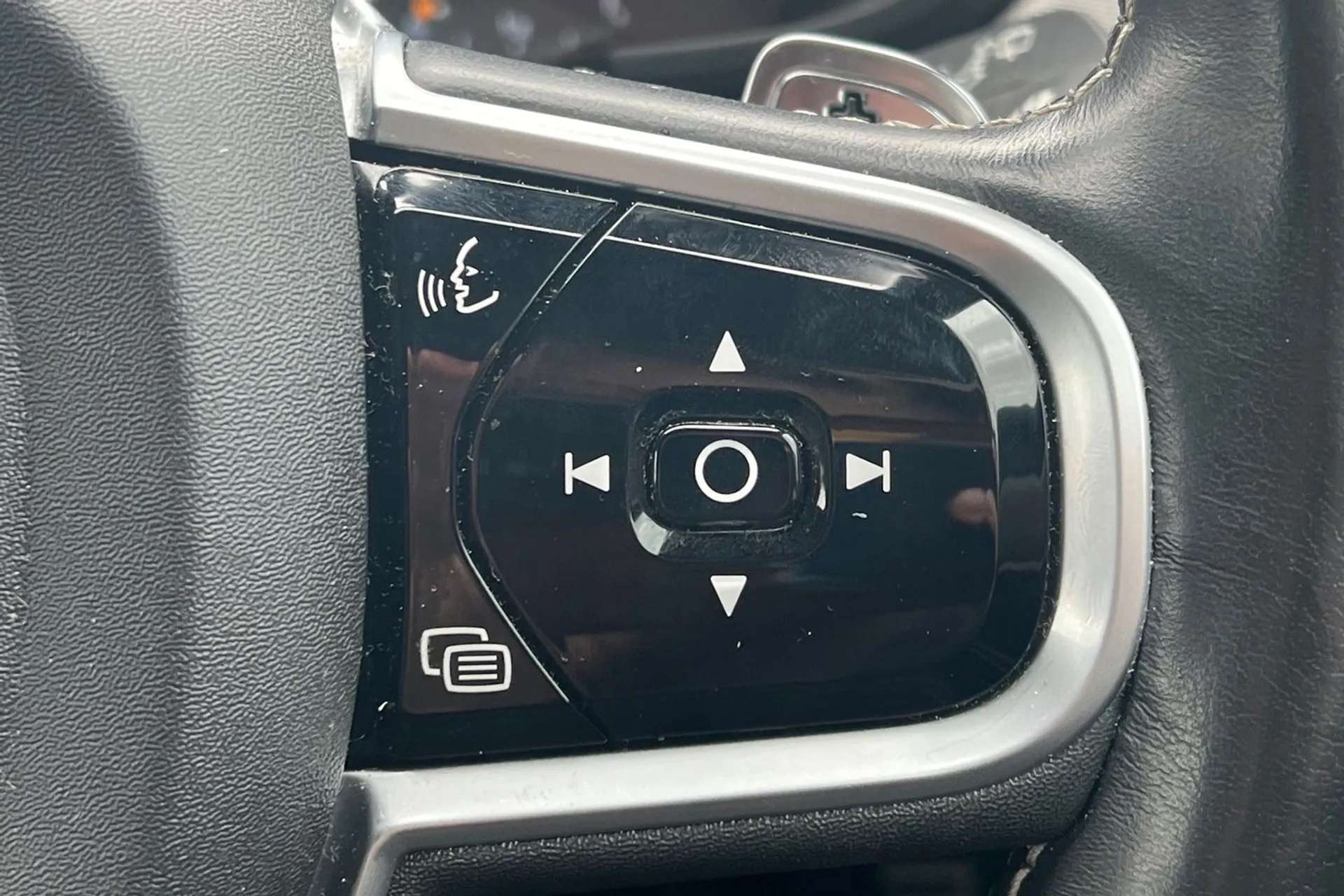 2019 VOLVO V90 2019 VOLVO V90