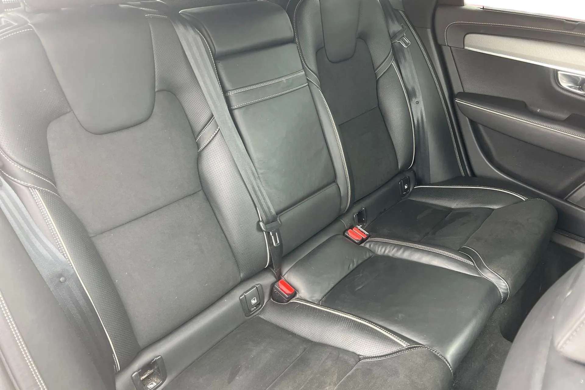 2019 VOLVO V90 2019 VOLVO V90