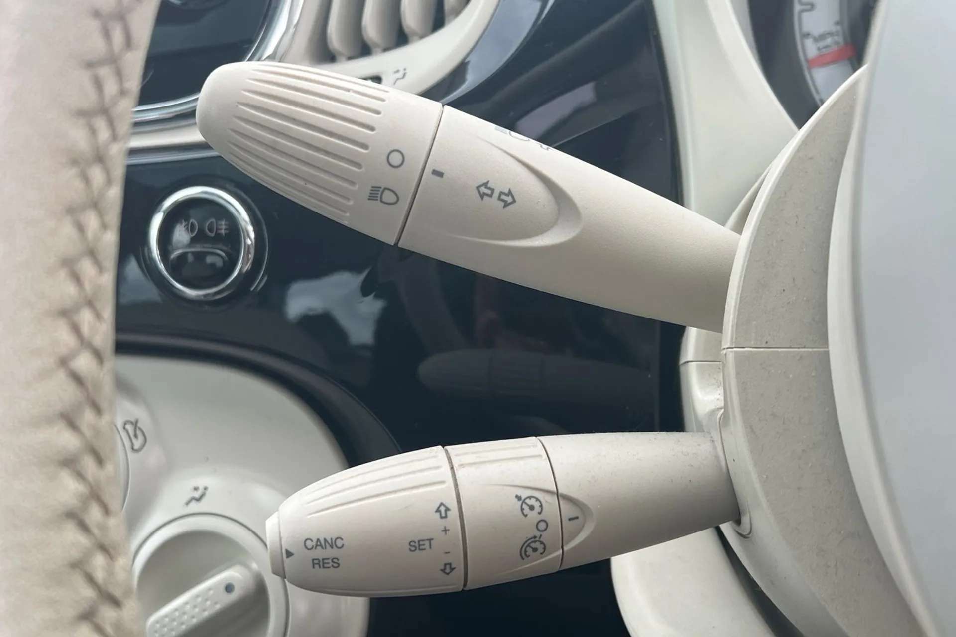 2017 FIAT 500 2017 FIAT 500