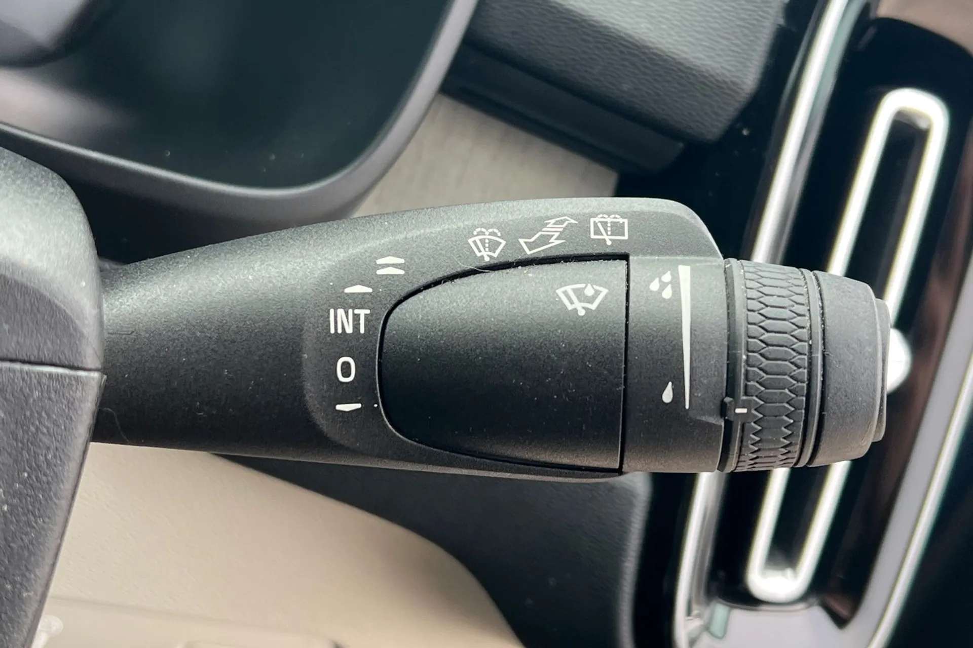 2022 VOLVO XC40 2022 VOLVO XC40