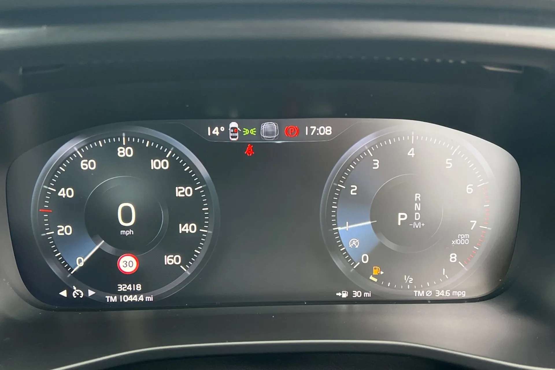 2022 VOLVO XC40 2022 VOLVO XC40