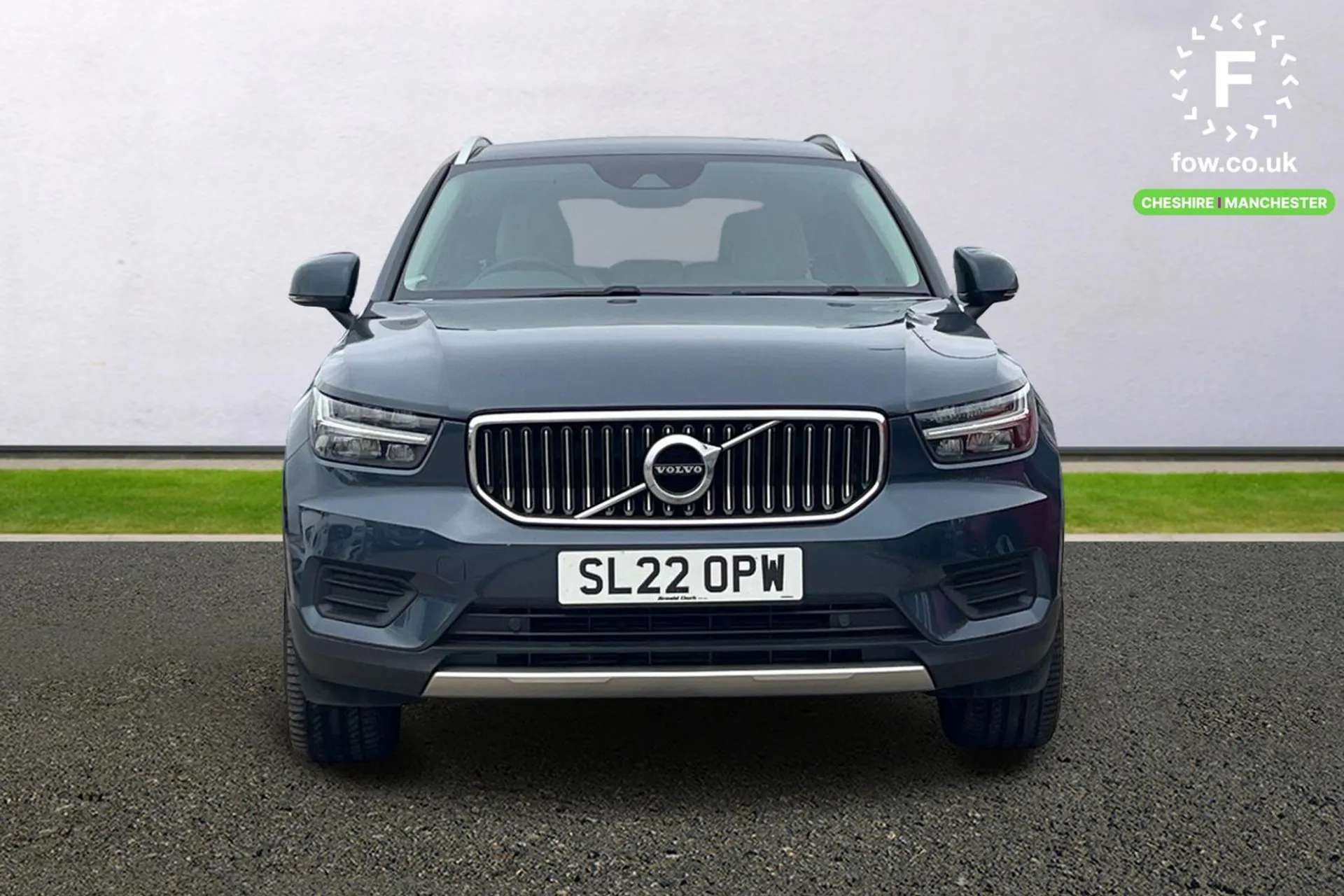2022 VOLVO XC40 2022 VOLVO XC40