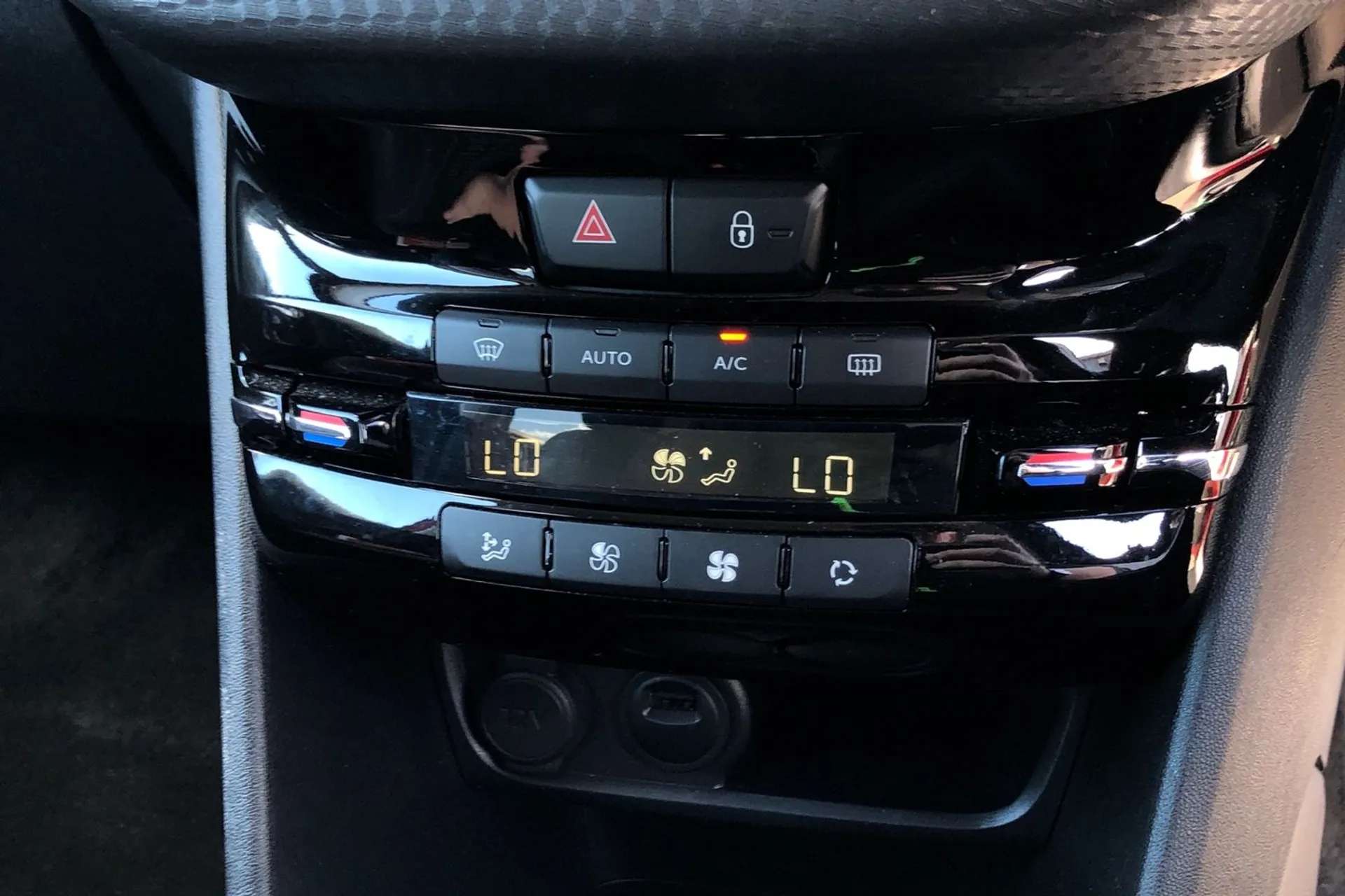 2018 PEUGEOT 208 2018 PEUGEOT 208