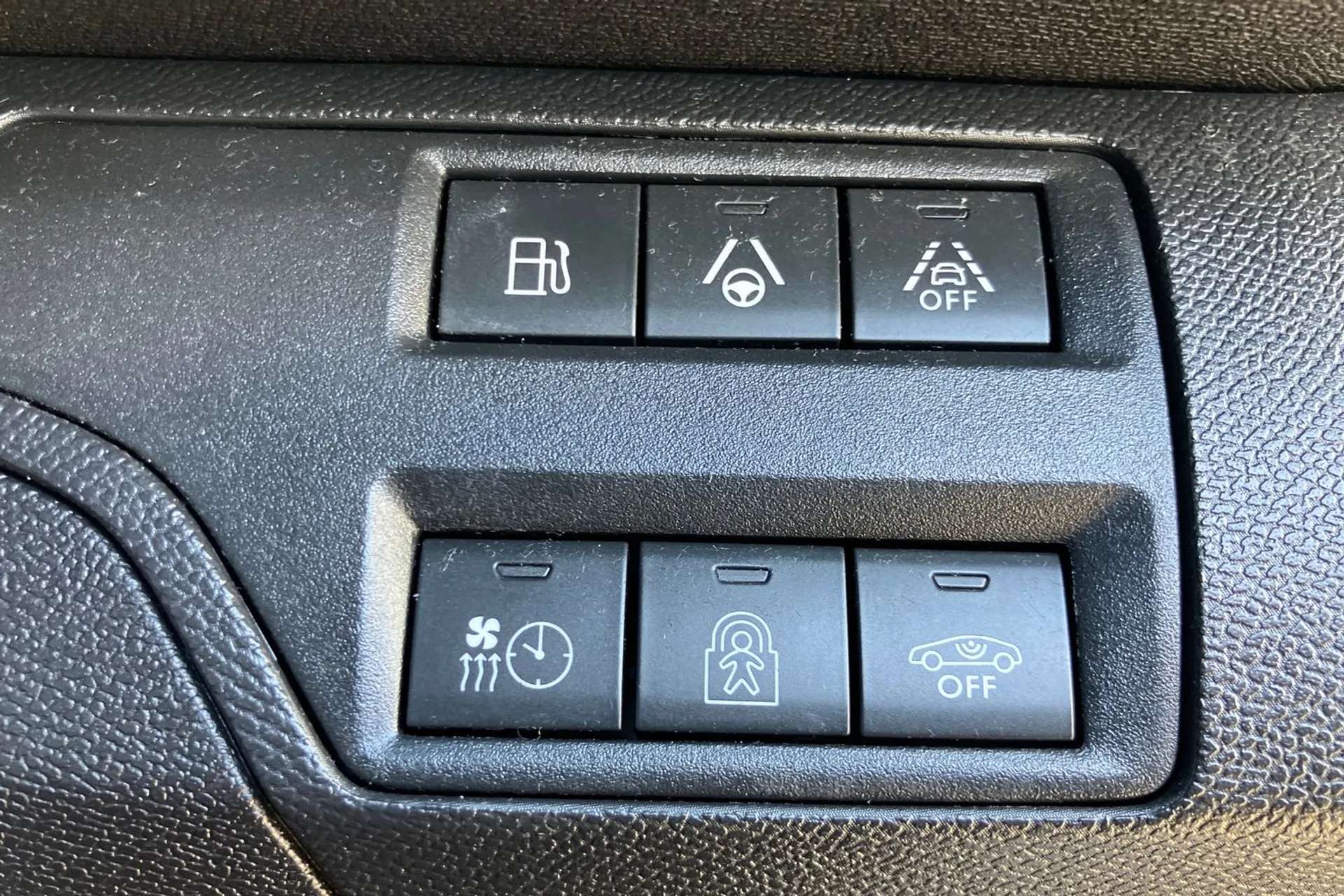 2021 PEUGEOT 3008 2021 PEUGEOT 3008