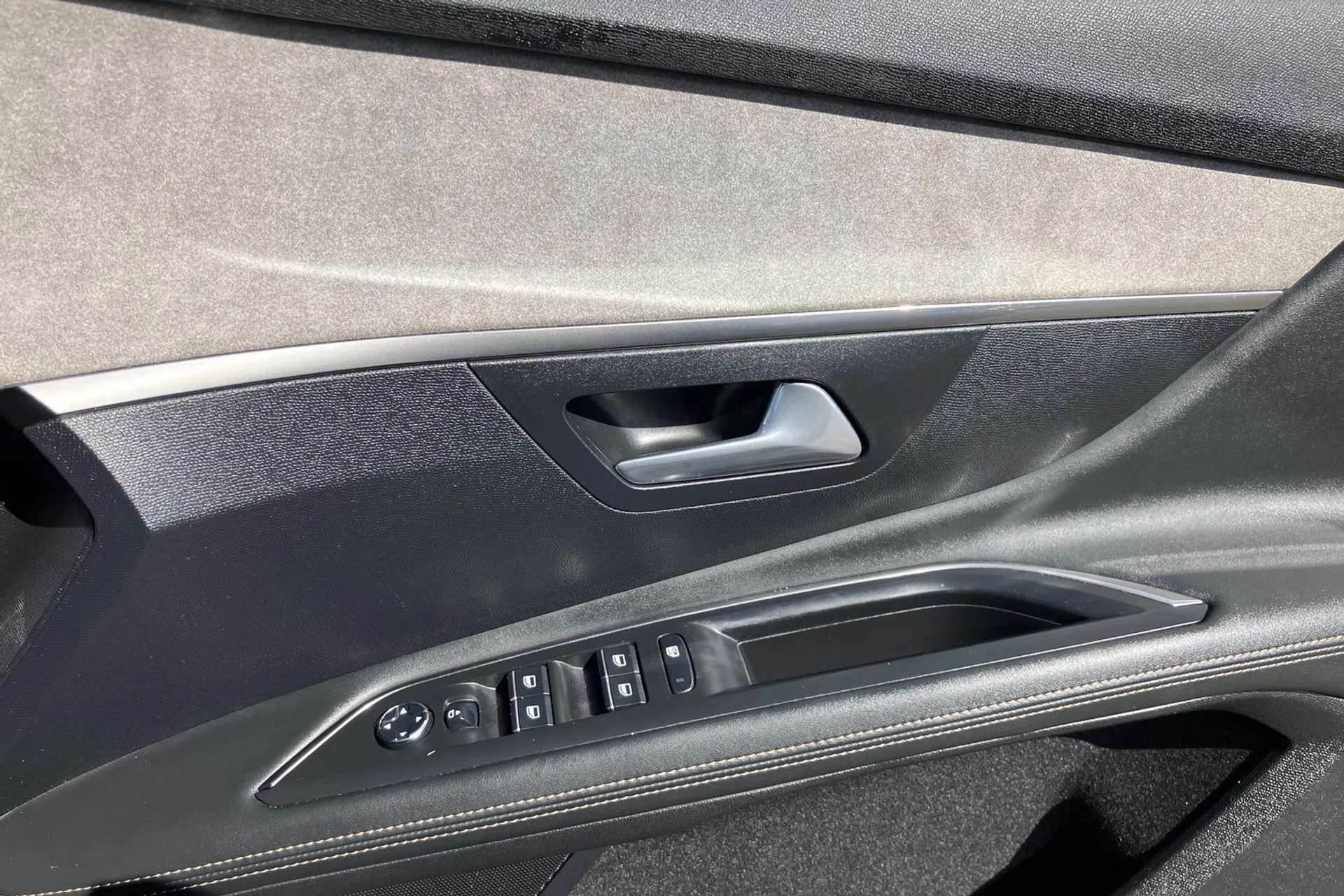 2021 PEUGEOT 3008 2021 PEUGEOT 3008