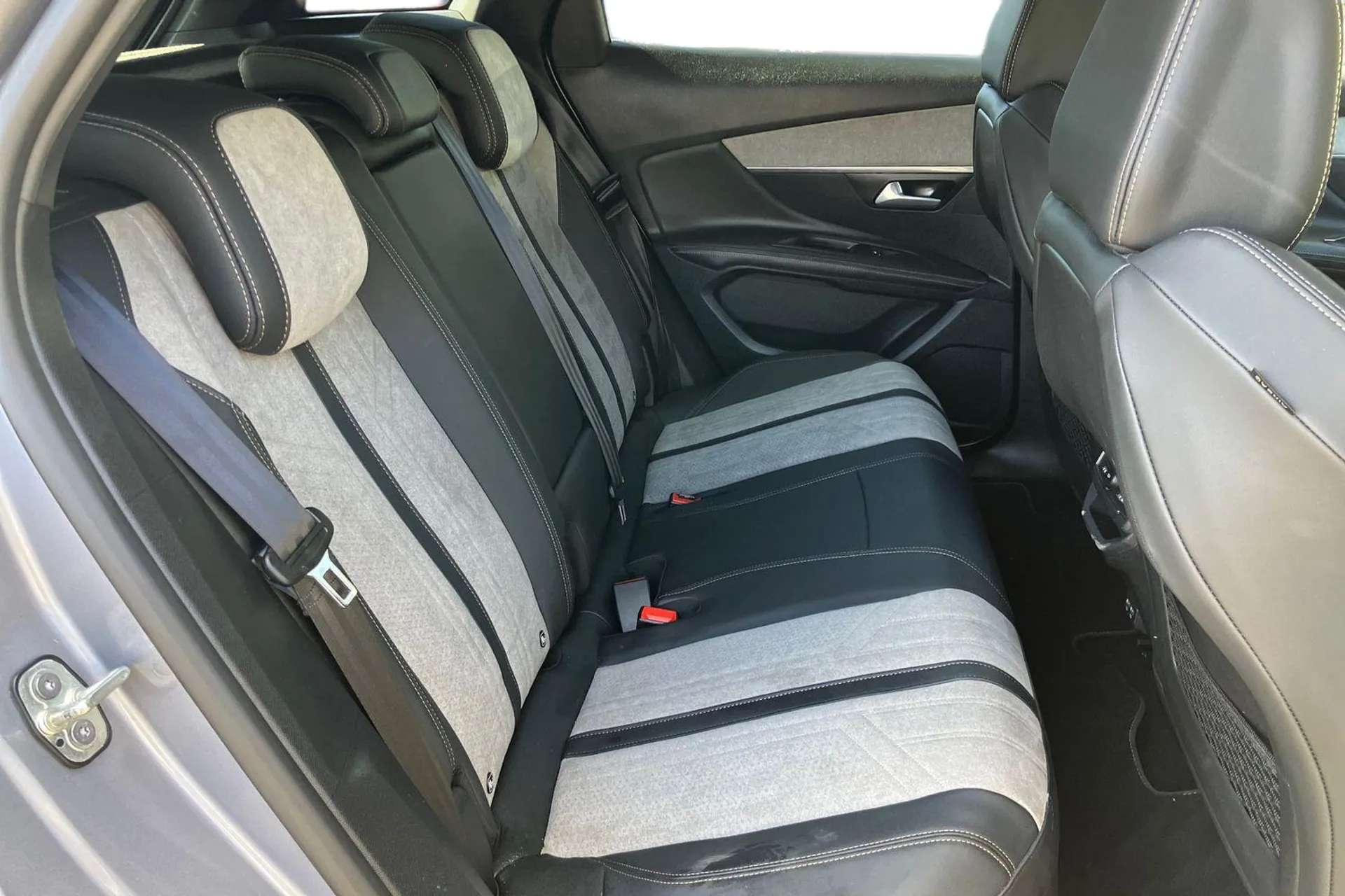 2021 PEUGEOT 3008 2021 PEUGEOT 3008