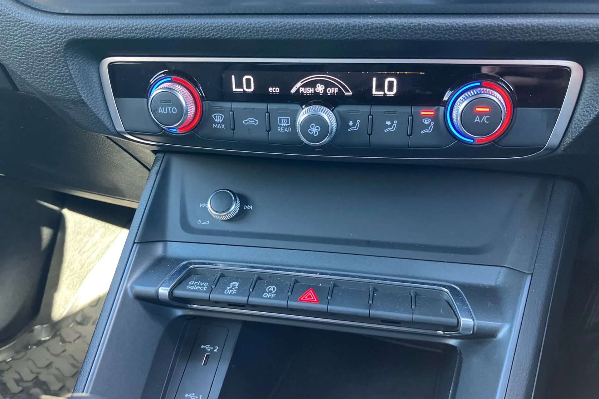 2019 AUDI Q3 2019 AUDI Q3