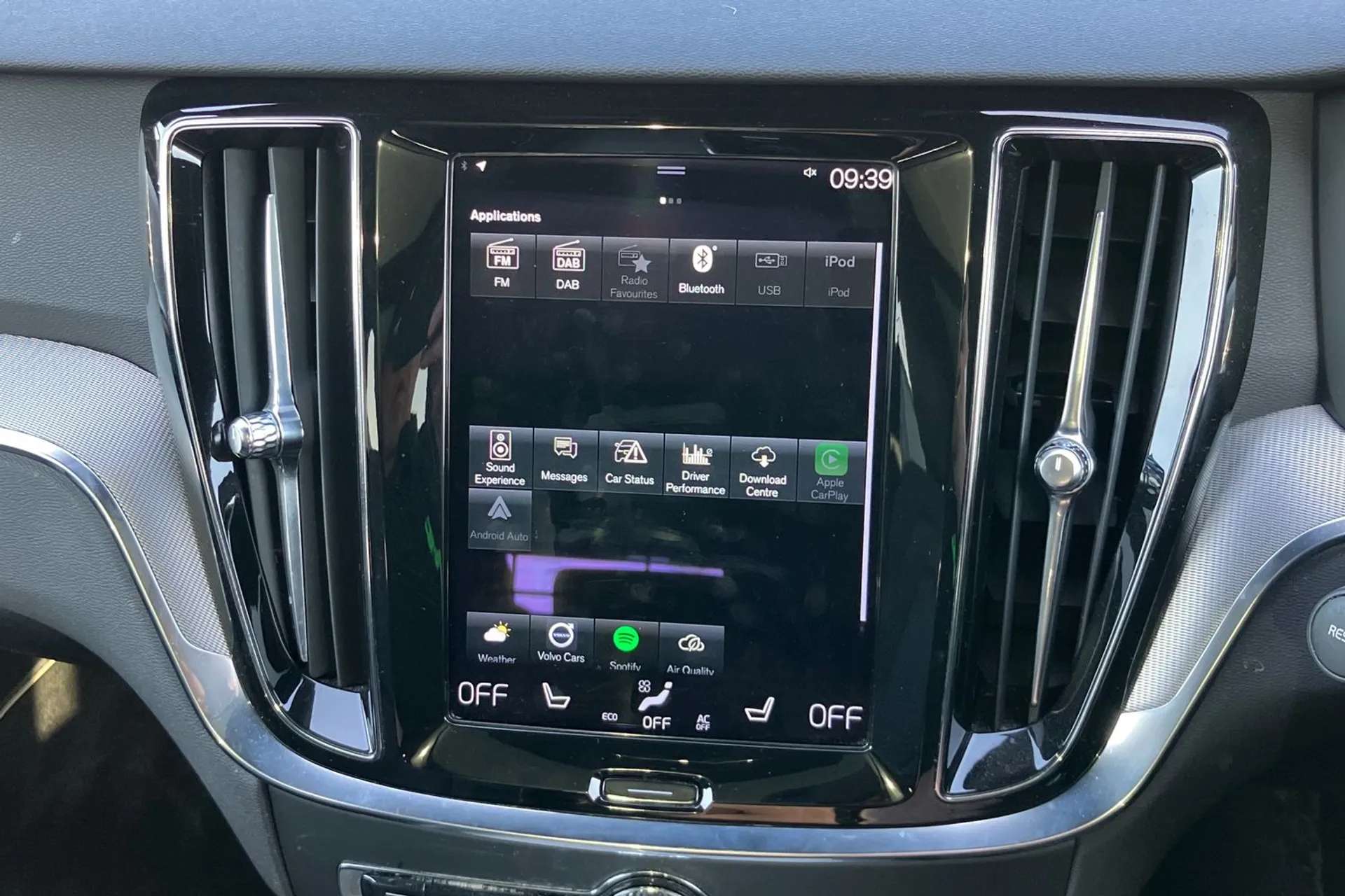 2021 VOLVO V60 2021 VOLVO V60
