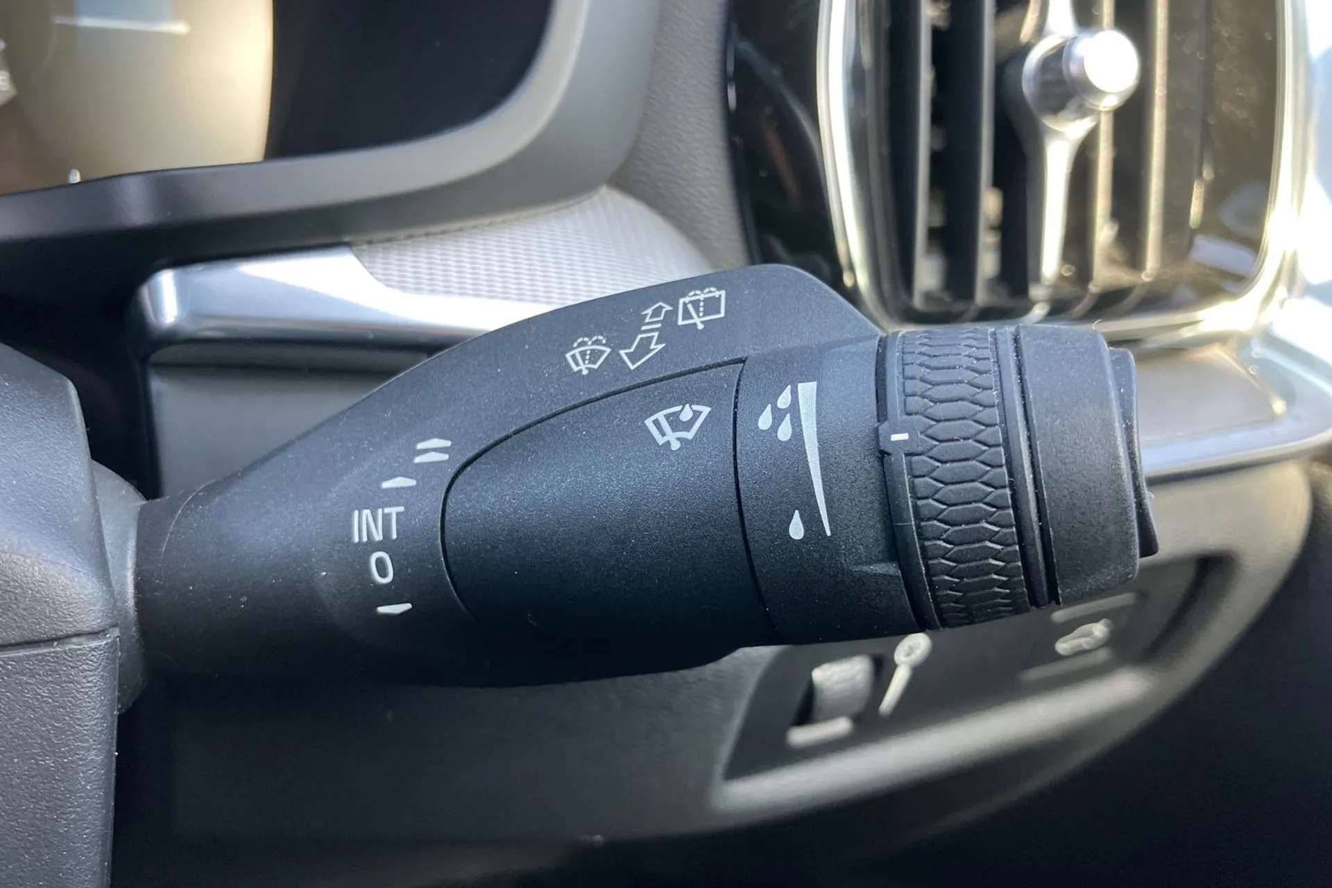 2021 VOLVO V60 2021 VOLVO V60