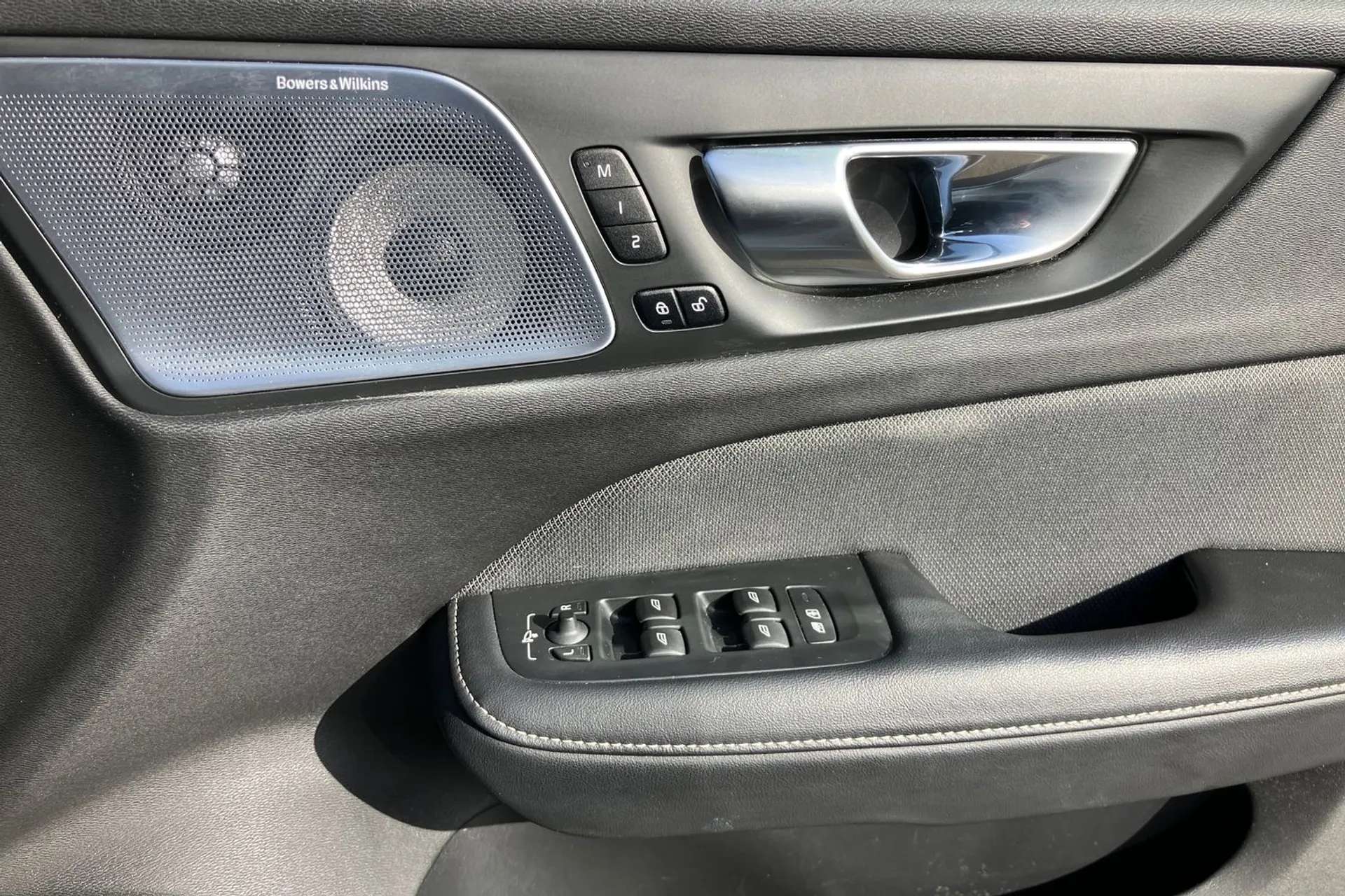 2021 VOLVO V60 2021 VOLVO V60