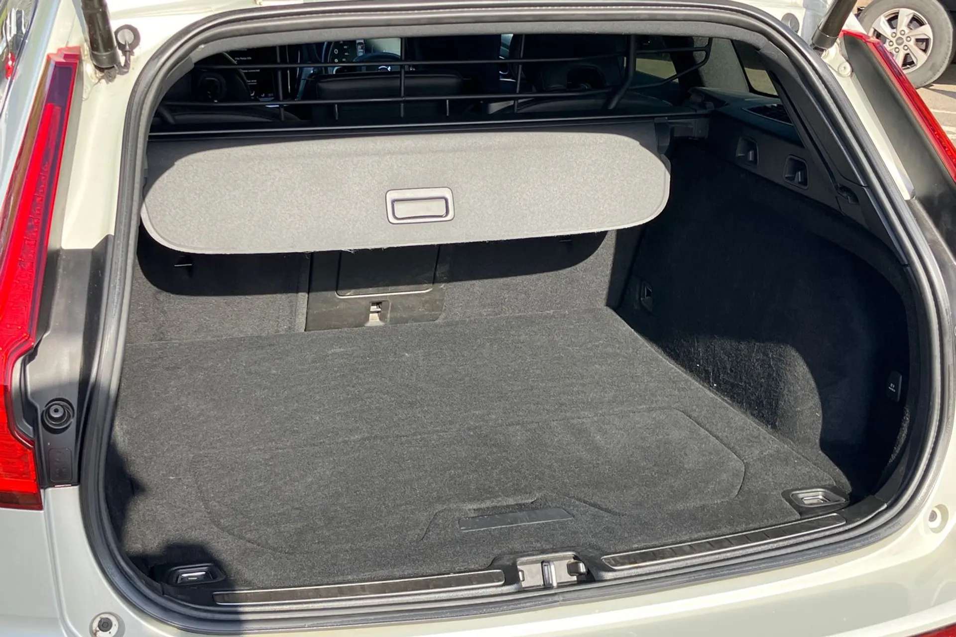2021 VOLVO V60 2021 VOLVO V60