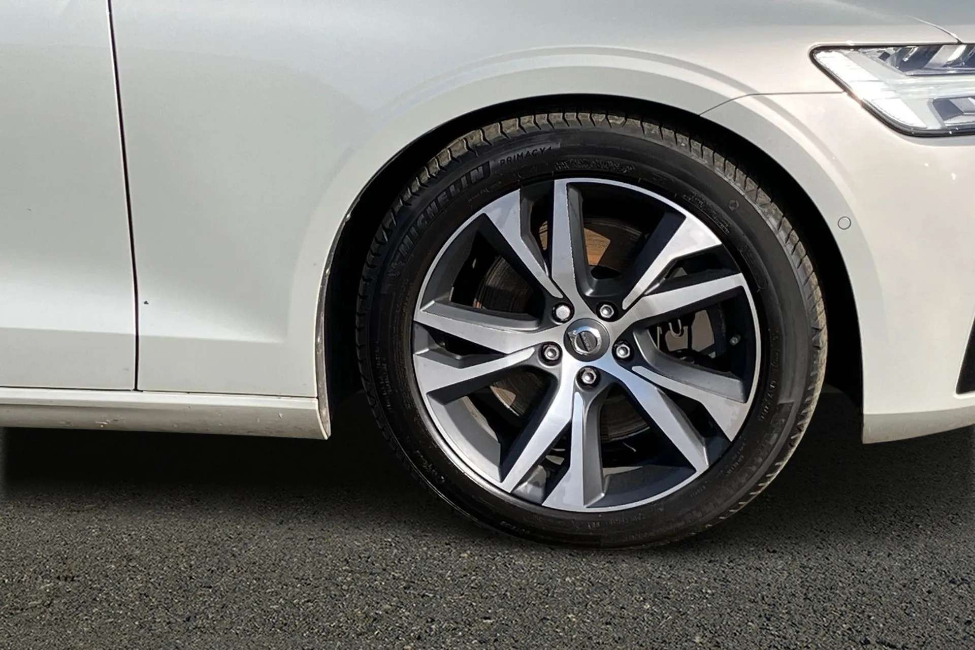 2021 VOLVO V60 2021 VOLVO V60