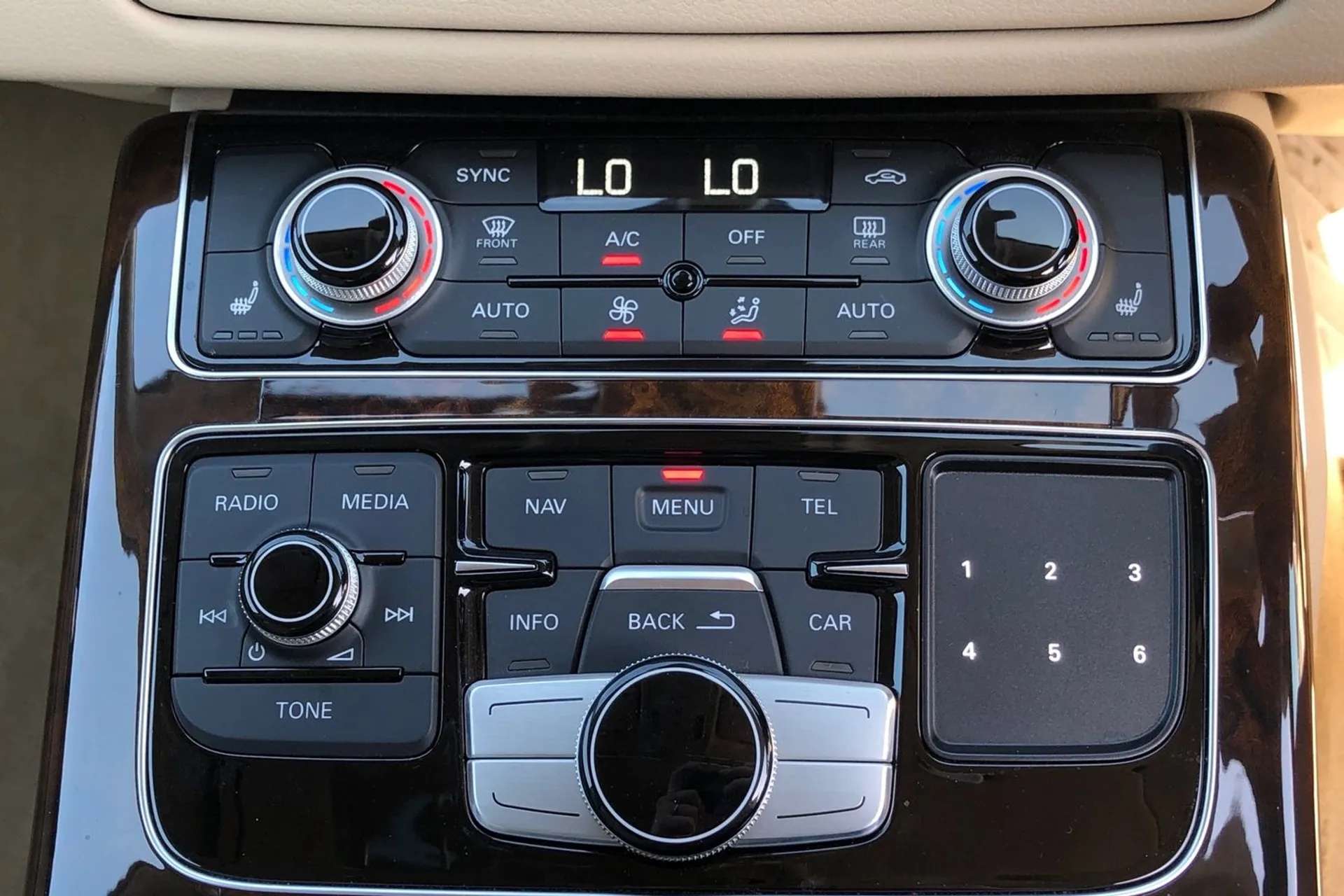2016 AUDI A8 2016 AUDI A8