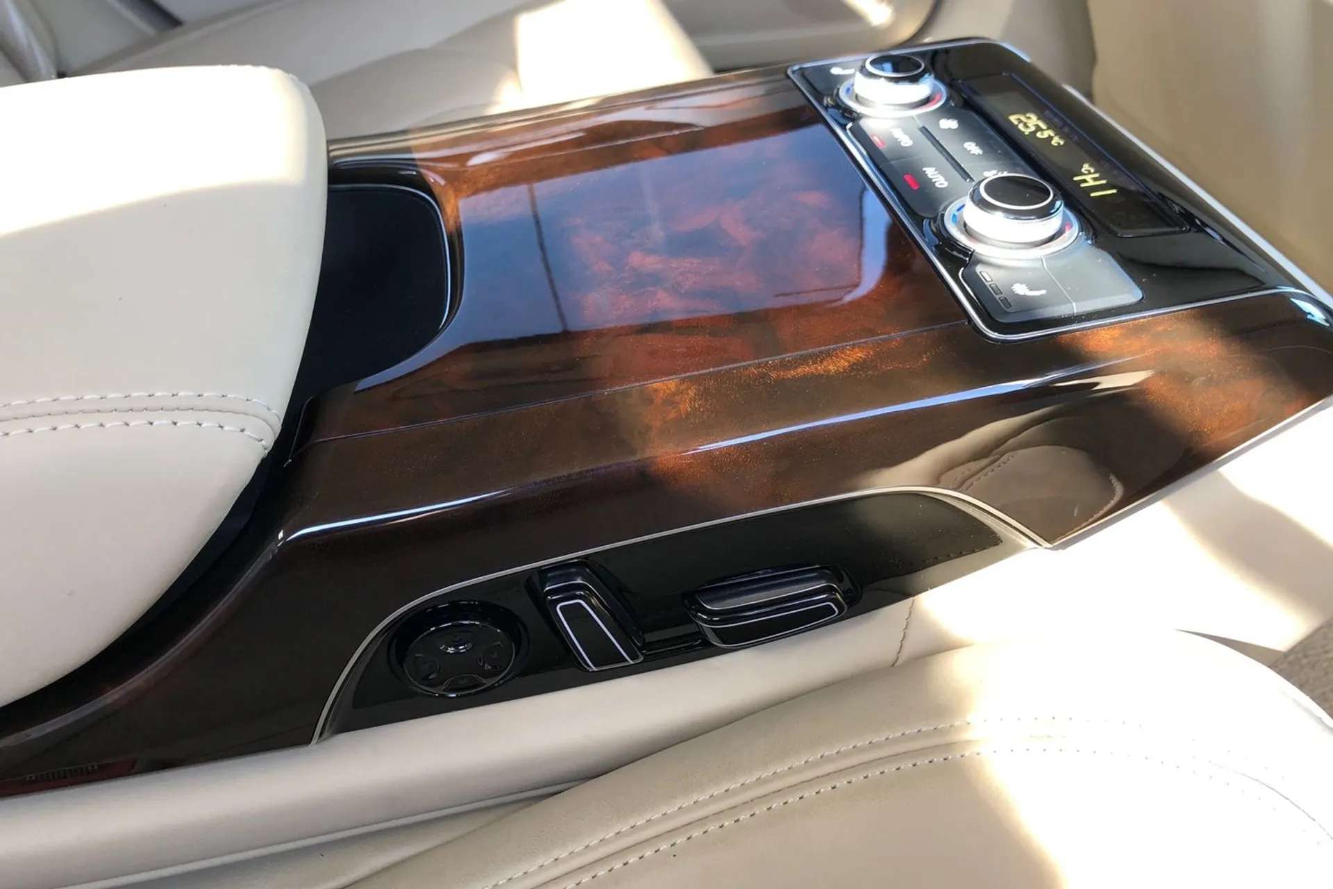 2016 AUDI A8 2016 AUDI A8