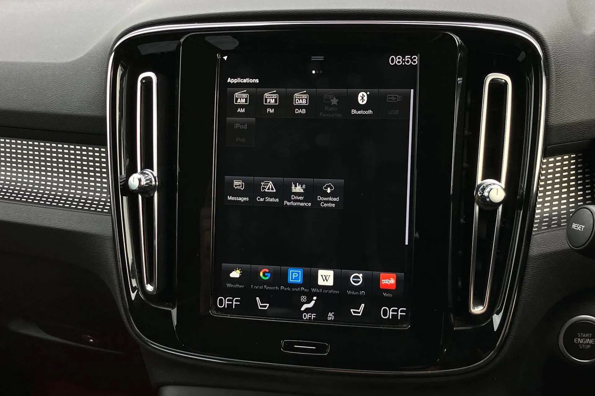 2020 VOLVO XC40 2020 VOLVO XC40