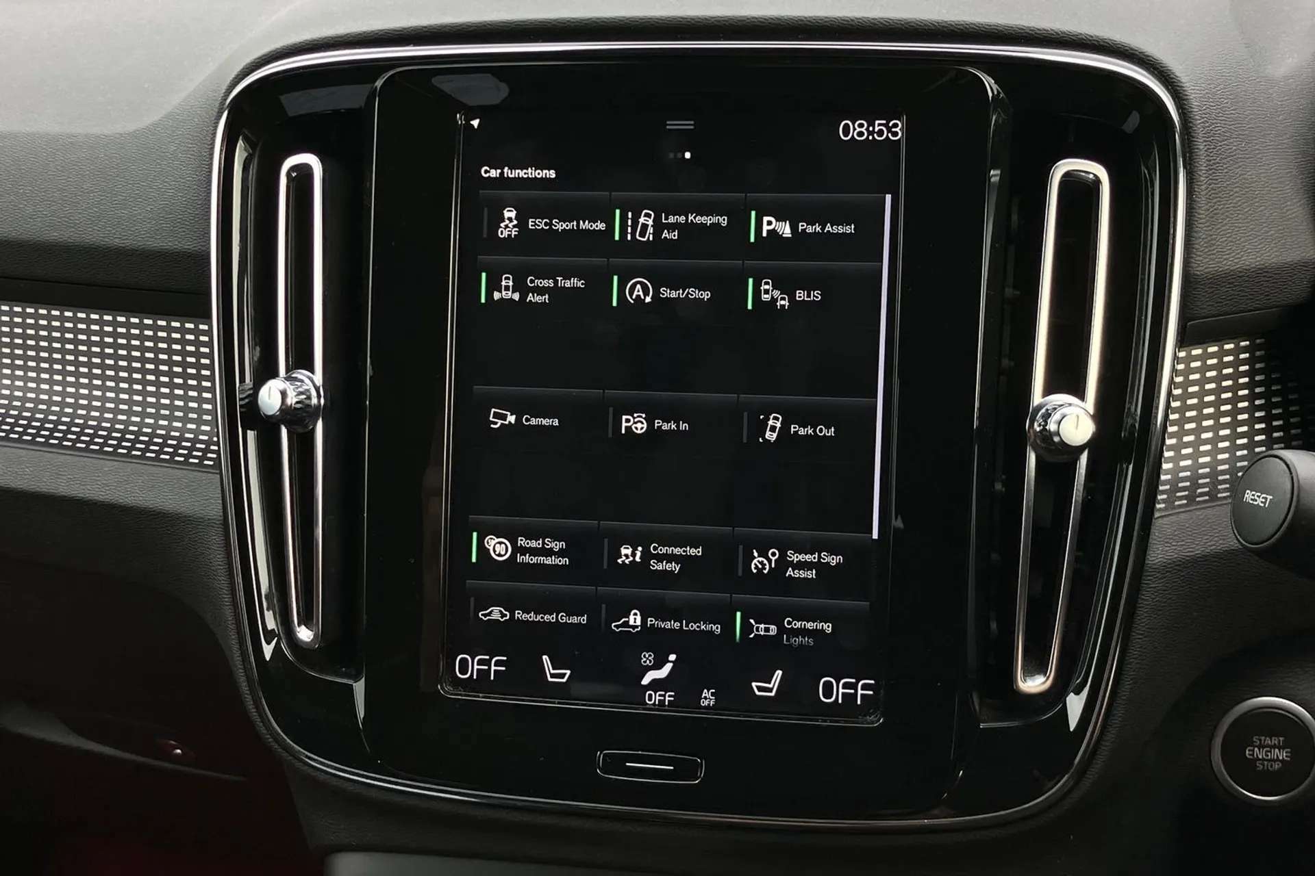 2020 VOLVO XC40 2020 VOLVO XC40