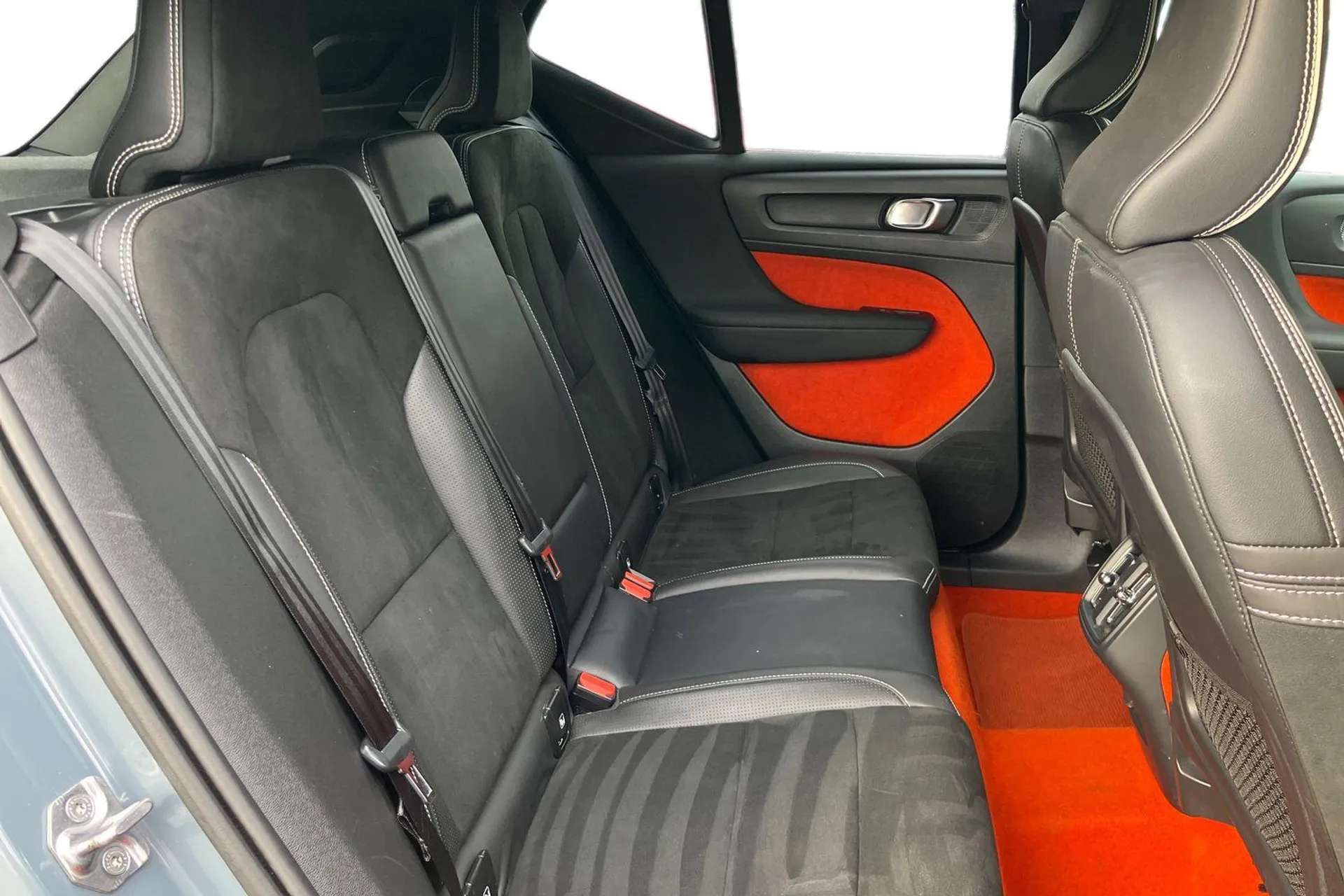 2020 VOLVO XC40 2020 VOLVO XC40