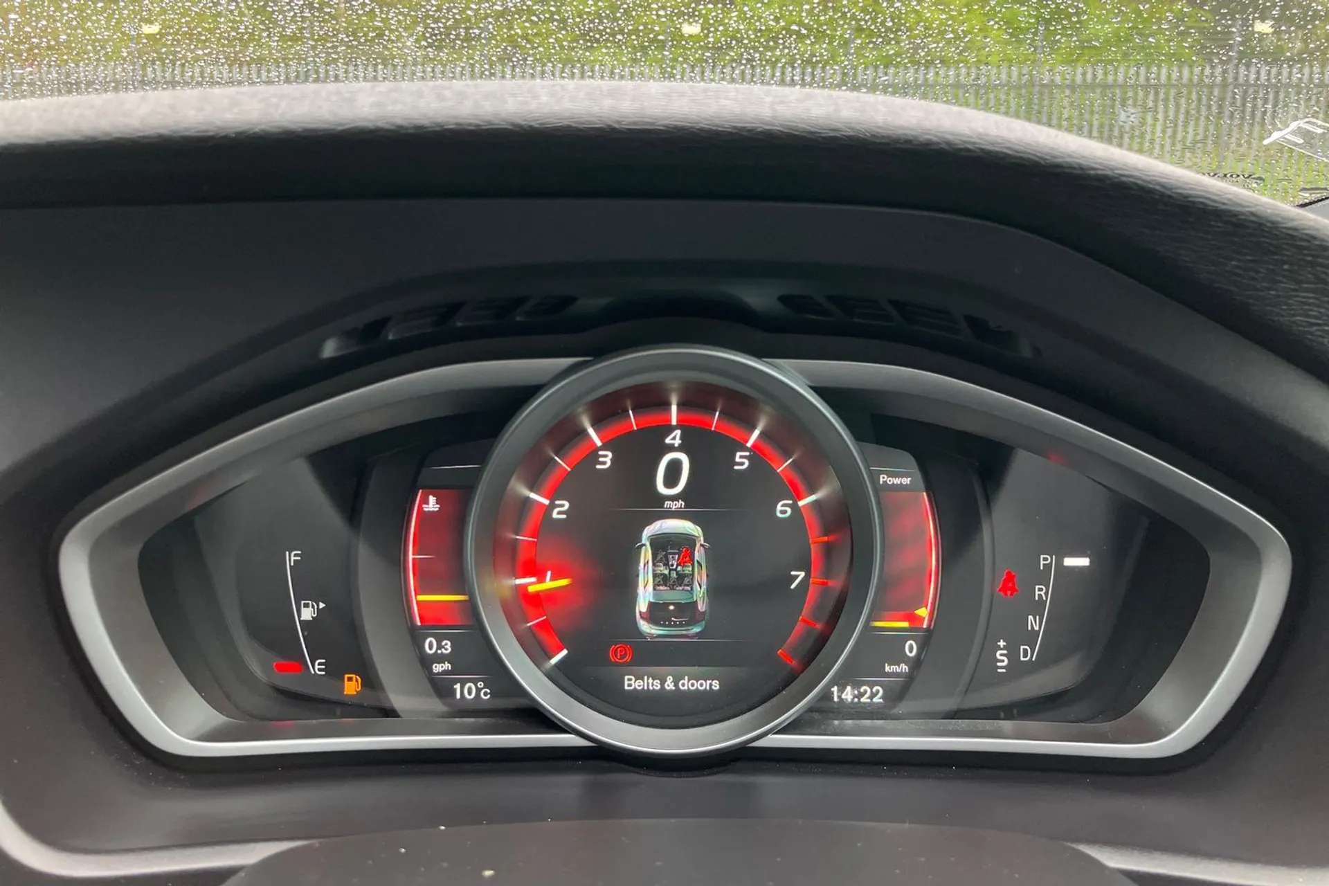 2018 VOLVO V40 2018 VOLVO V40