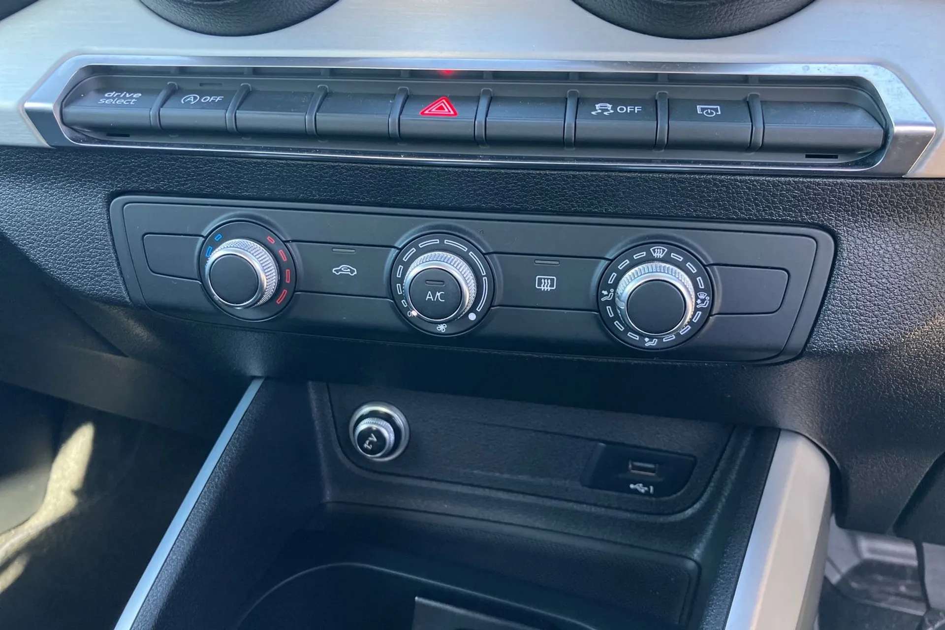2019 AUDI Q2 2019 AUDI Q2