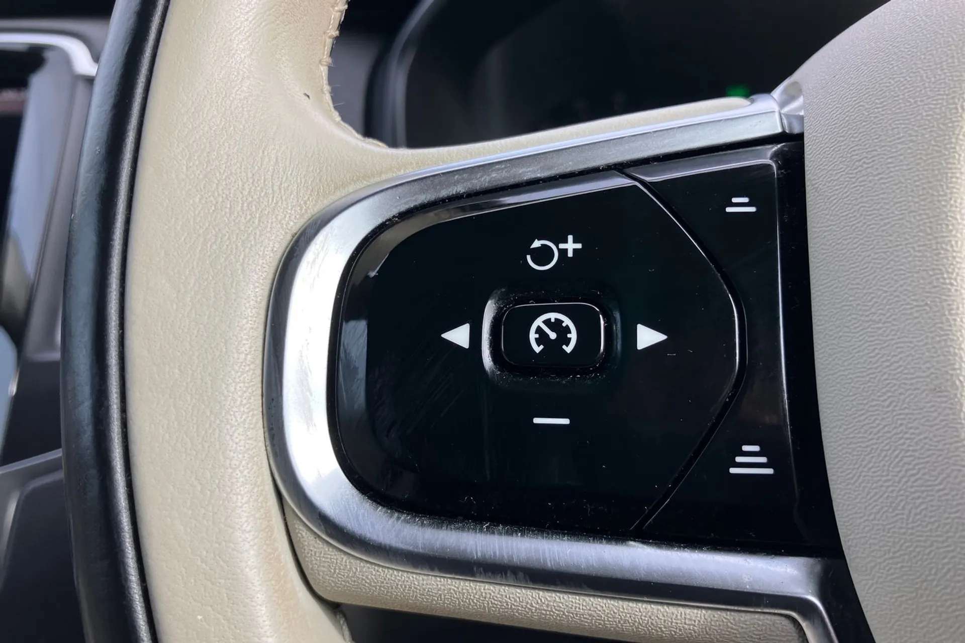 2022 VOLVO XC90 2022 VOLVO XC90