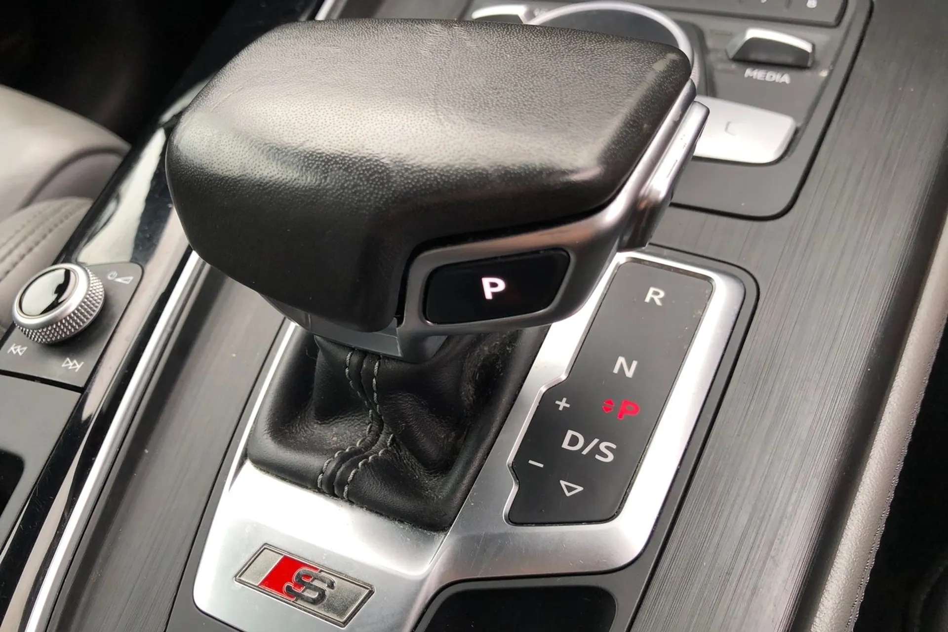 2017 AUDI A4 2017 AUDI A4