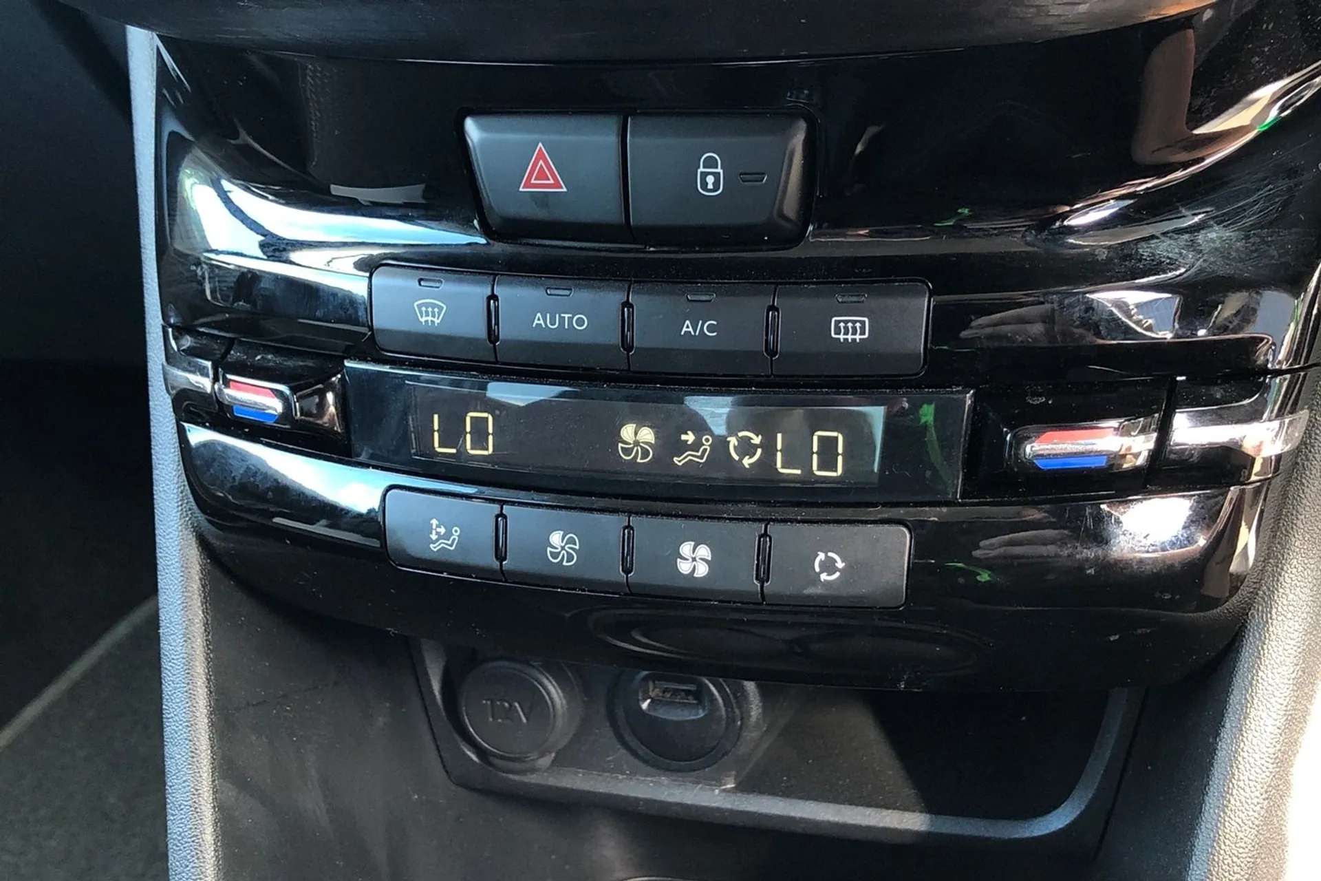 2018 PEUGEOT 208 2018 PEUGEOT 208