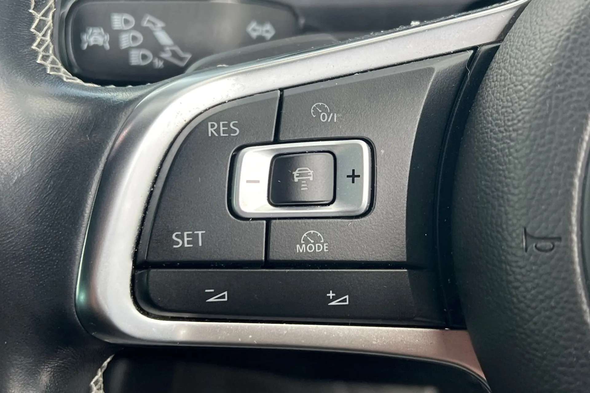 2018 VOLKSWAGEN TIGUAN 2018 VOLKSWAGEN TIGUAN