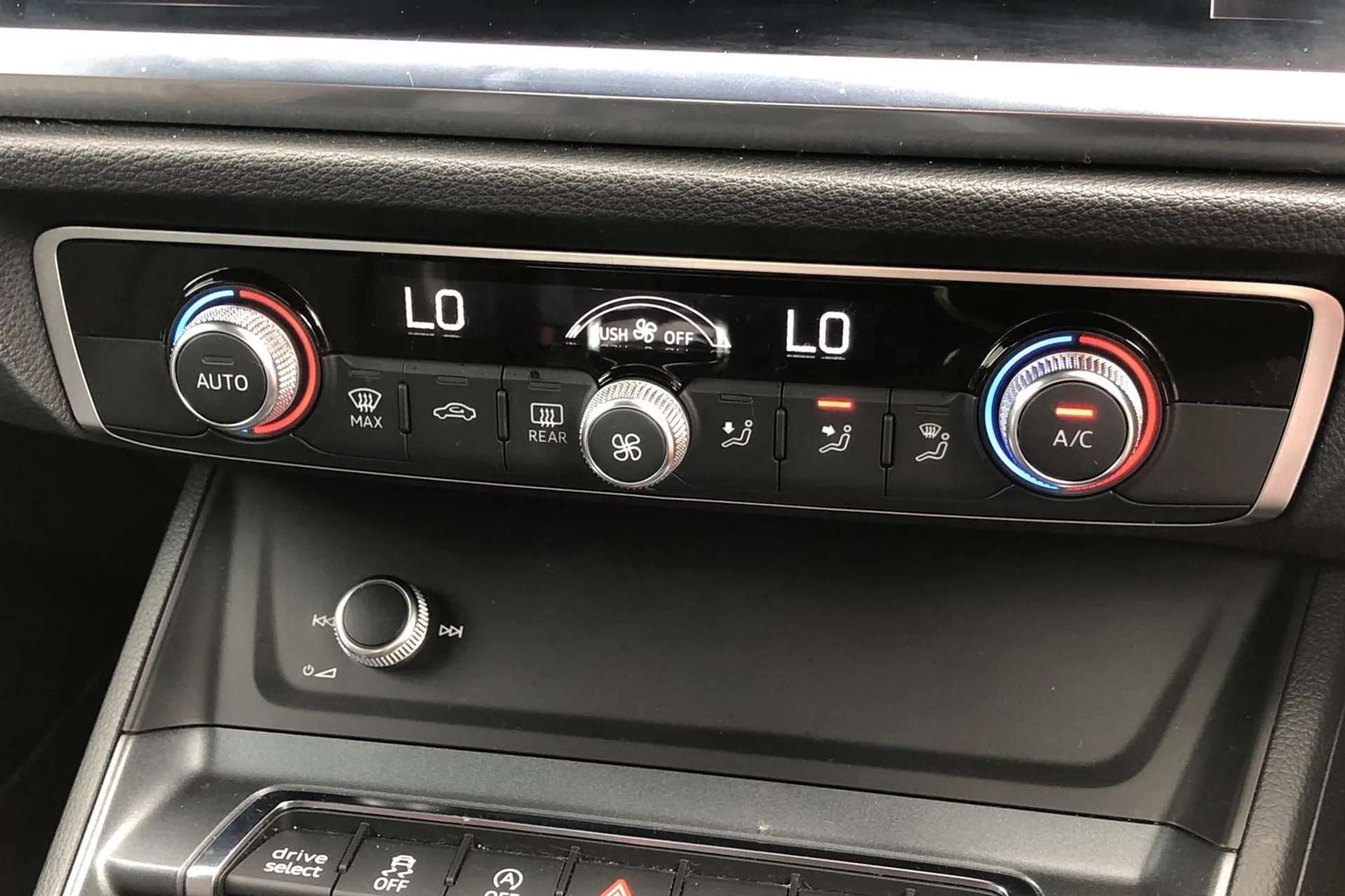 2020 AUDI Q3 2020 AUDI Q3
