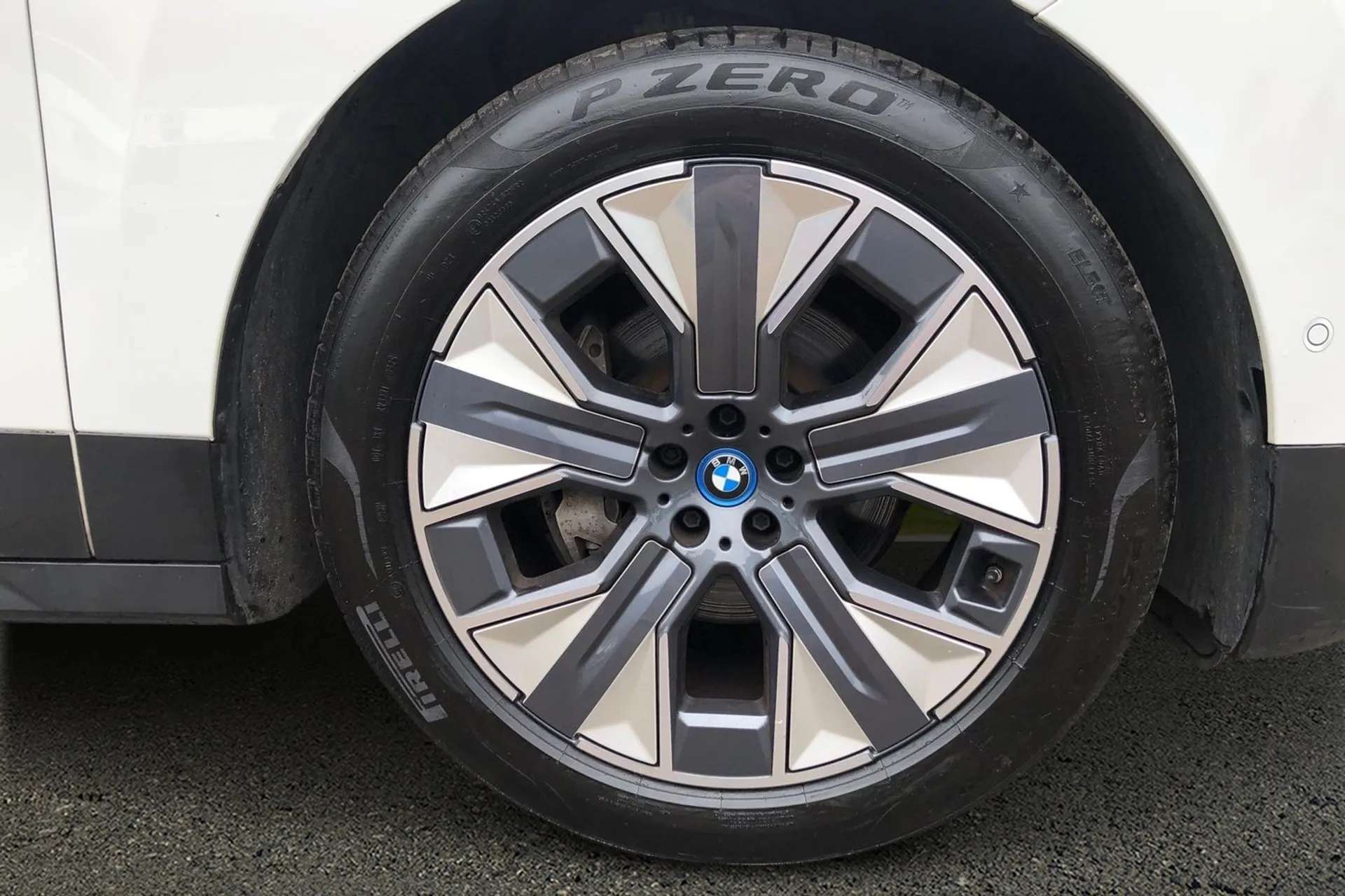 2022 BMW IX 2022 BMW IX