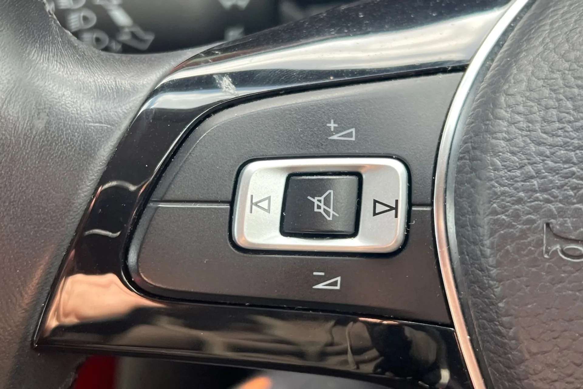 2019 VOLKSWAGEN POLO 2019 VOLKSWAGEN POLO