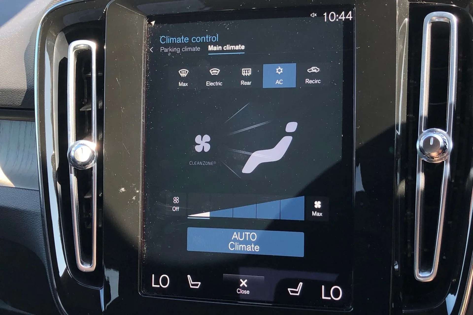 2022 VOLVO XC40 2022 VOLVO XC40