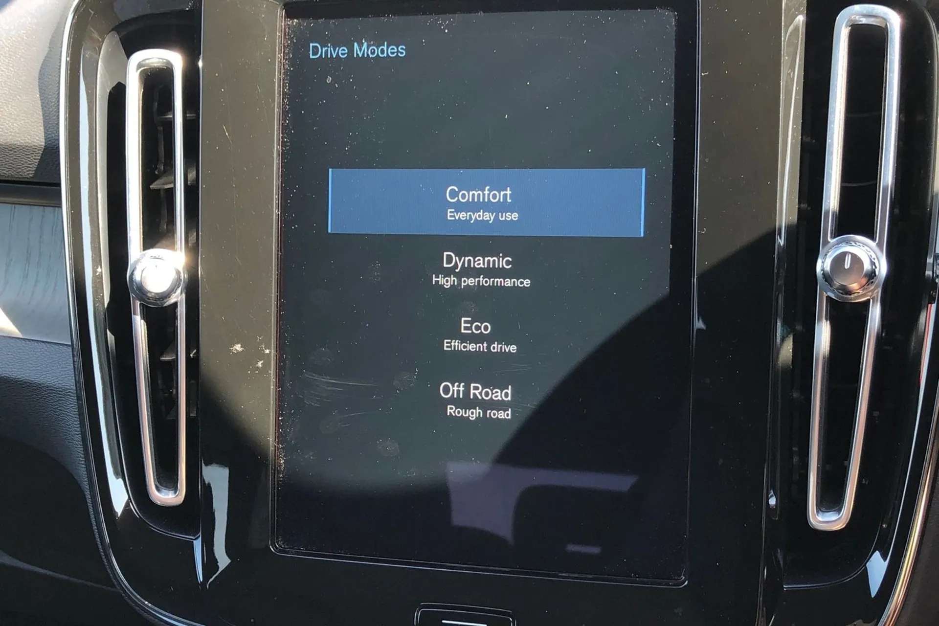 2022 VOLVO XC40 2022 VOLVO XC40