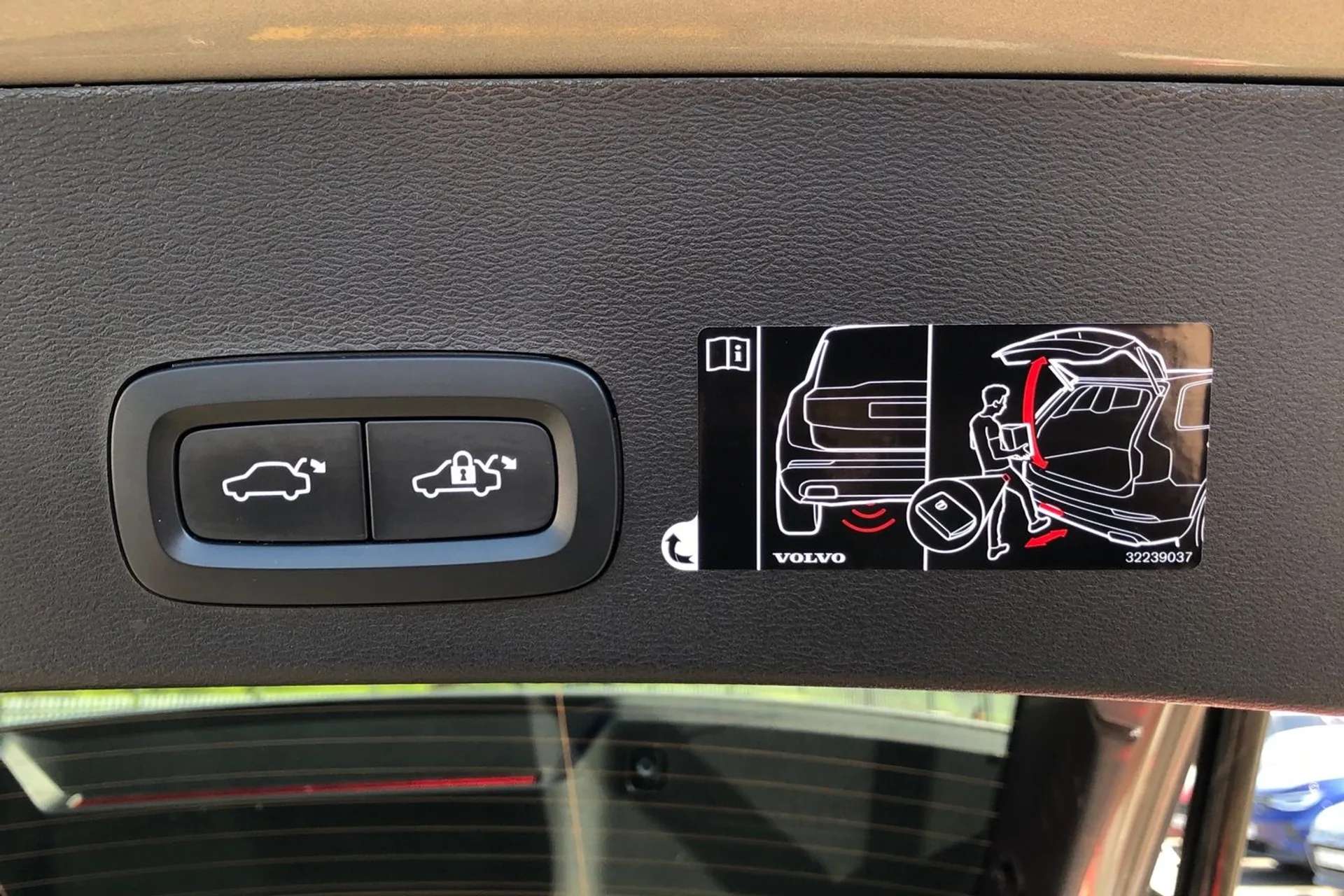 2022 VOLVO XC40 2022 VOLVO XC40