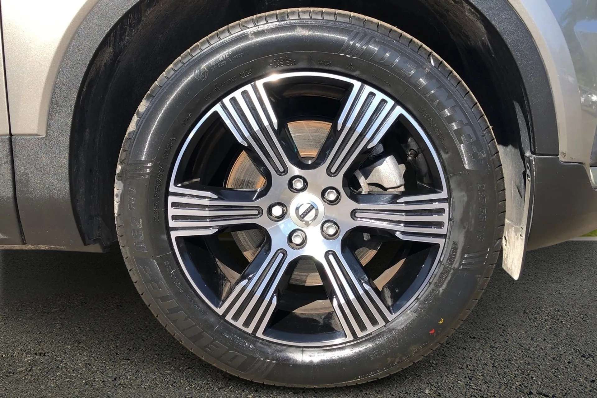 2022 VOLVO XC40 2022 VOLVO XC40
