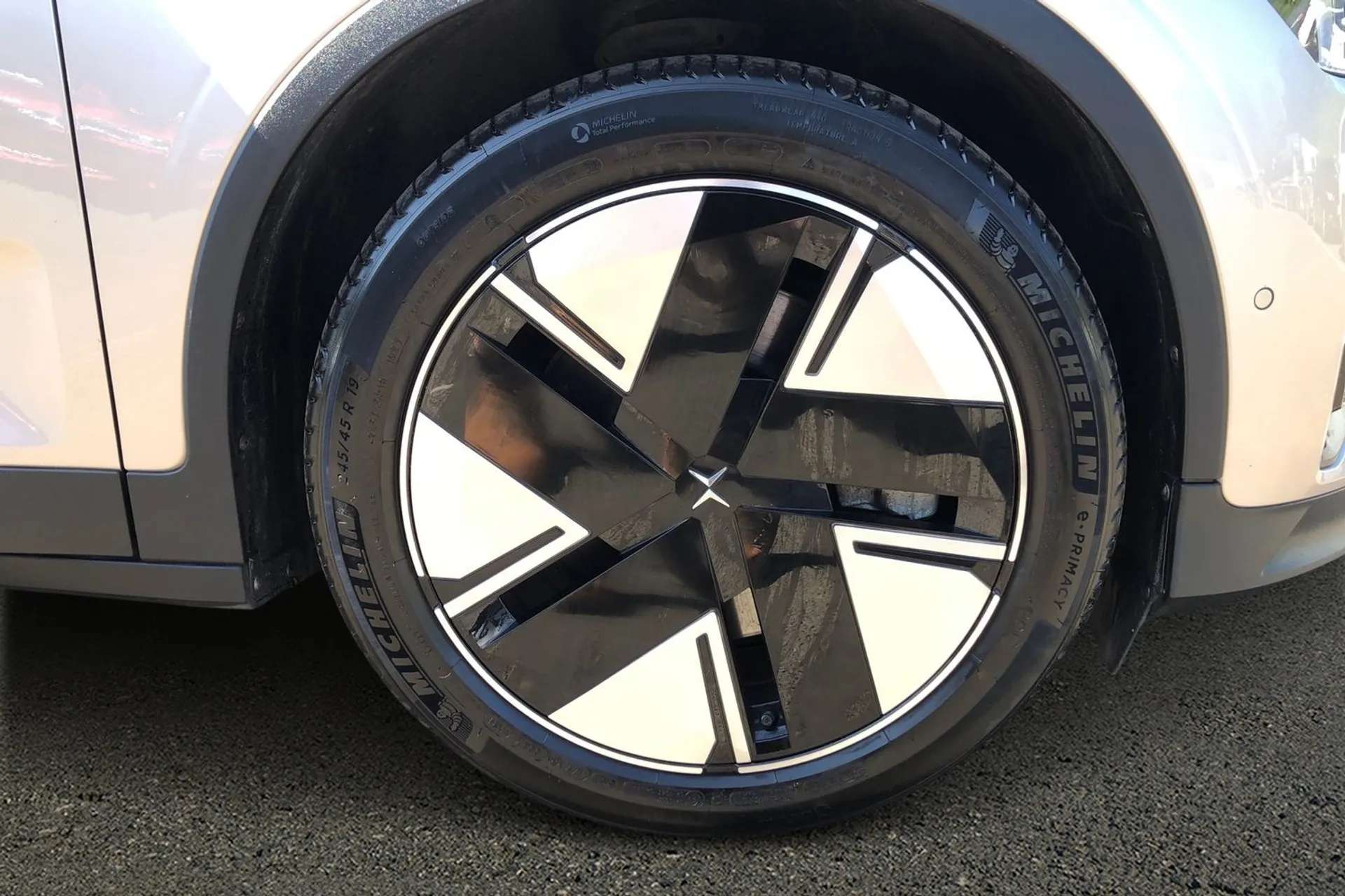 2024 POLESTAR 2 2024 POLESTAR 2