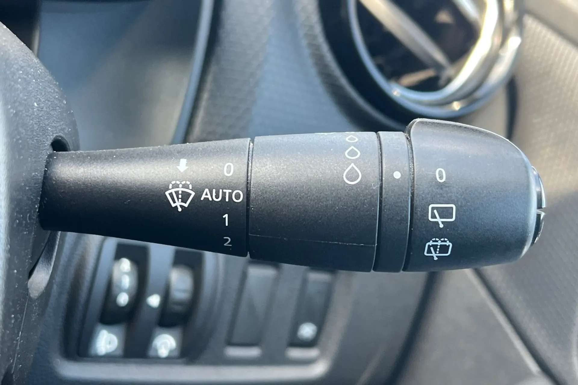 2018 RENAULT CLIO 2018 RENAULT CLIO