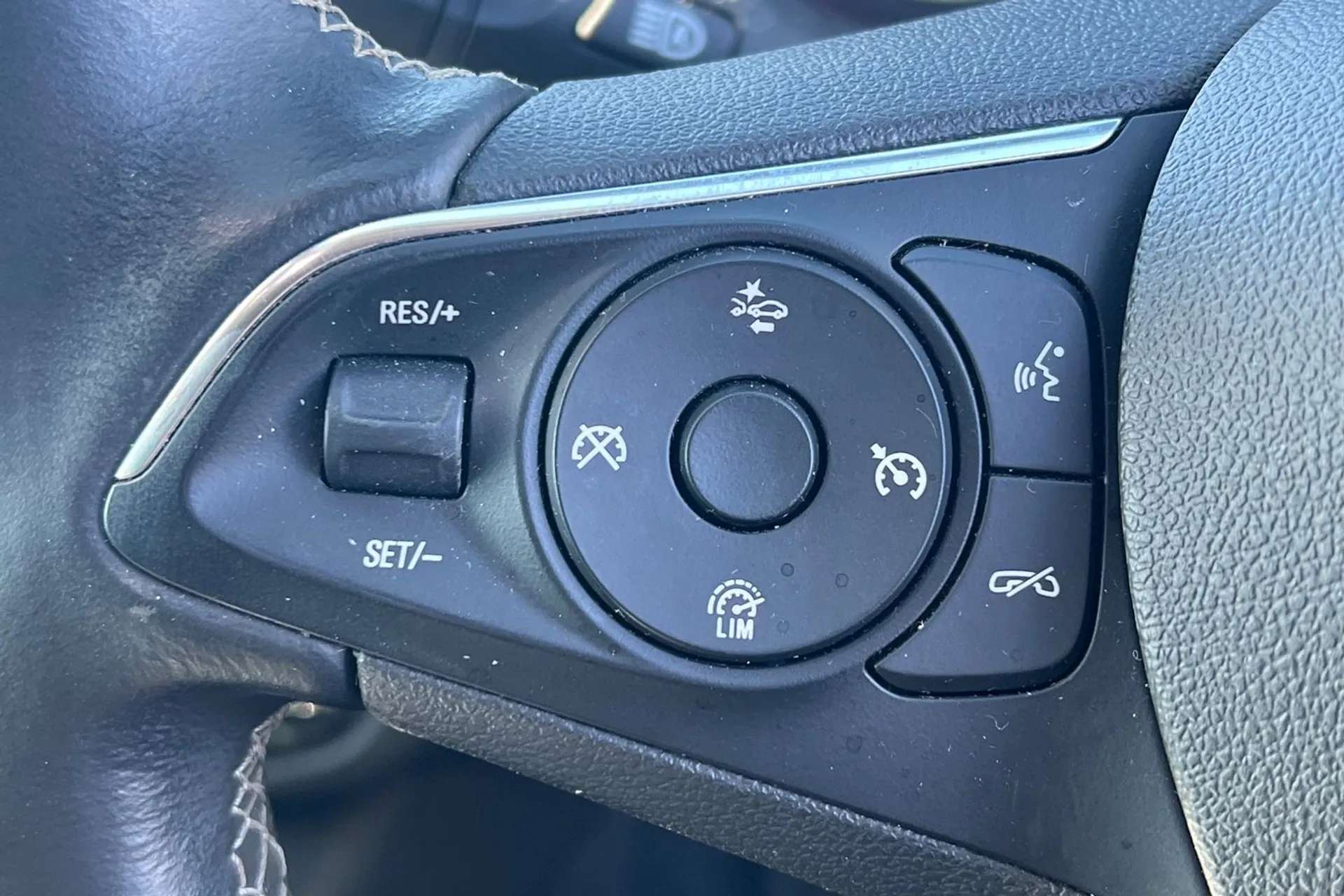 2017 VAUXHALL INSIGNIA 2017 VAUXHALL INSIGNIA