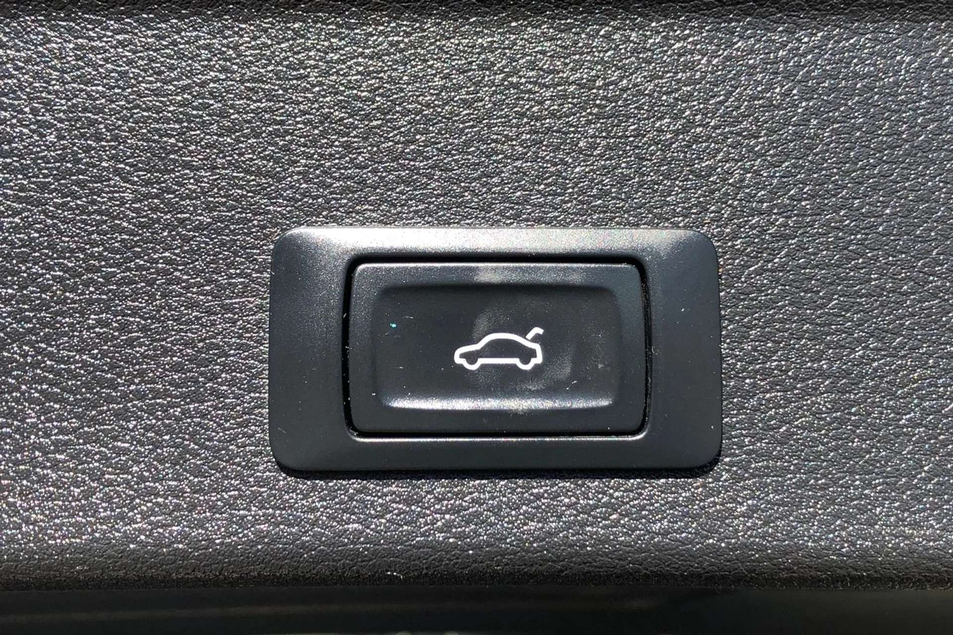 2016 AUDI A4 2016 AUDI A4