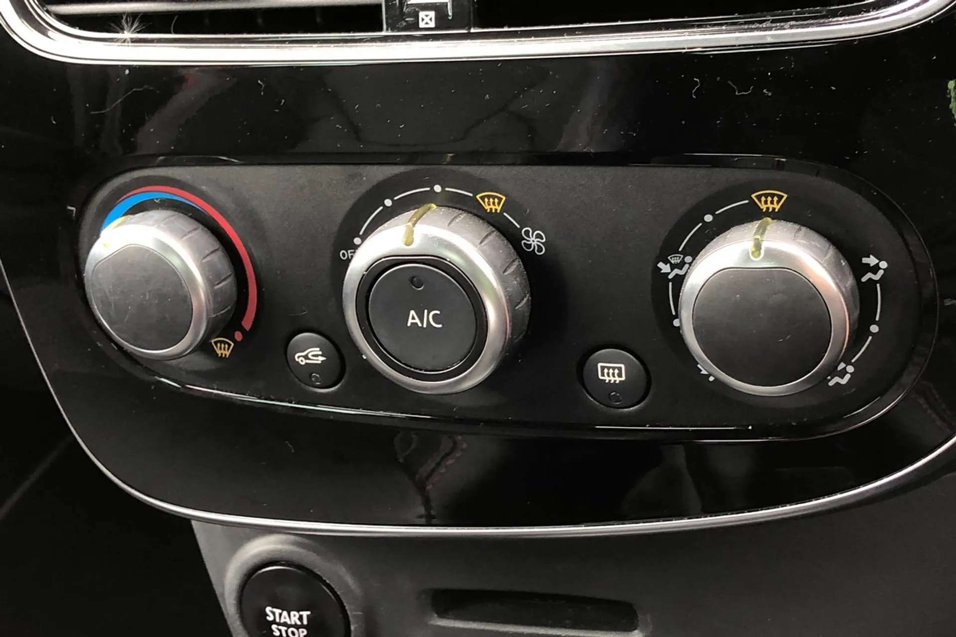 2017 RENAULT CLIO 2017 RENAULT CLIO