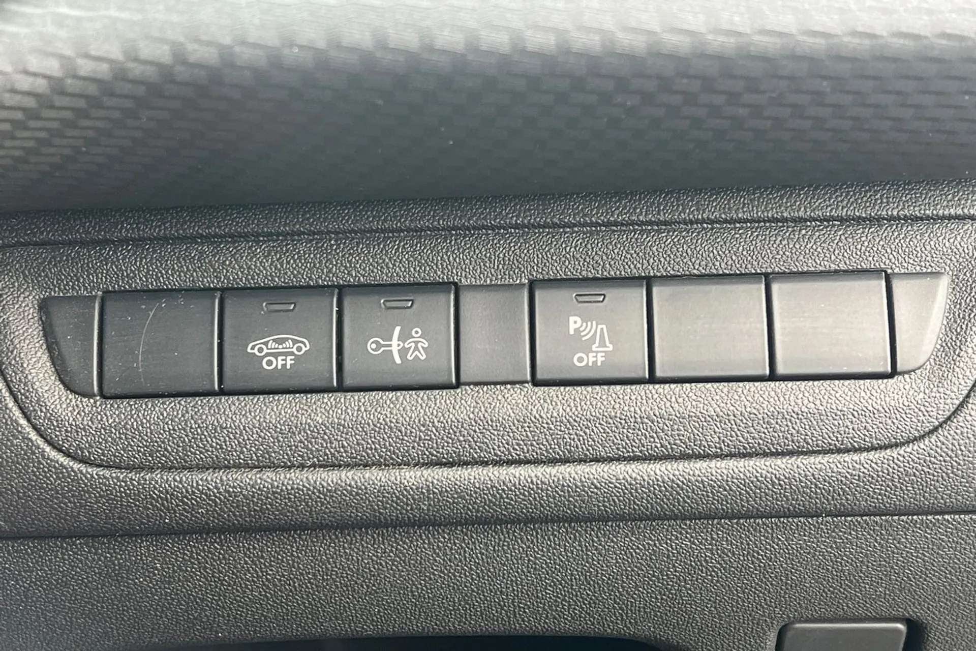 2018 PEUGEOT 2008 2018 PEUGEOT 2008