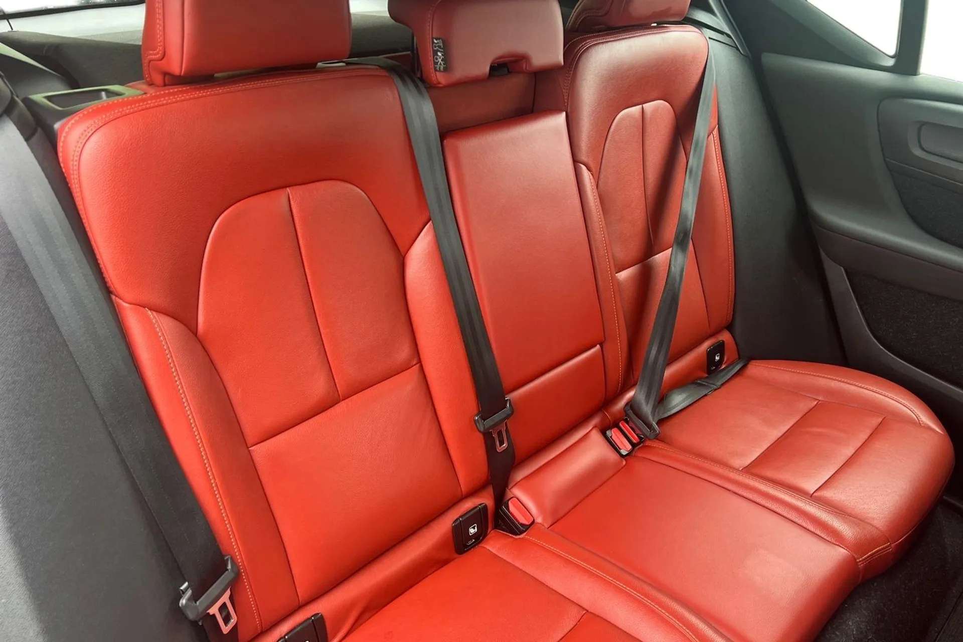 2020 VOLVO XC40 2020 VOLVO XC40