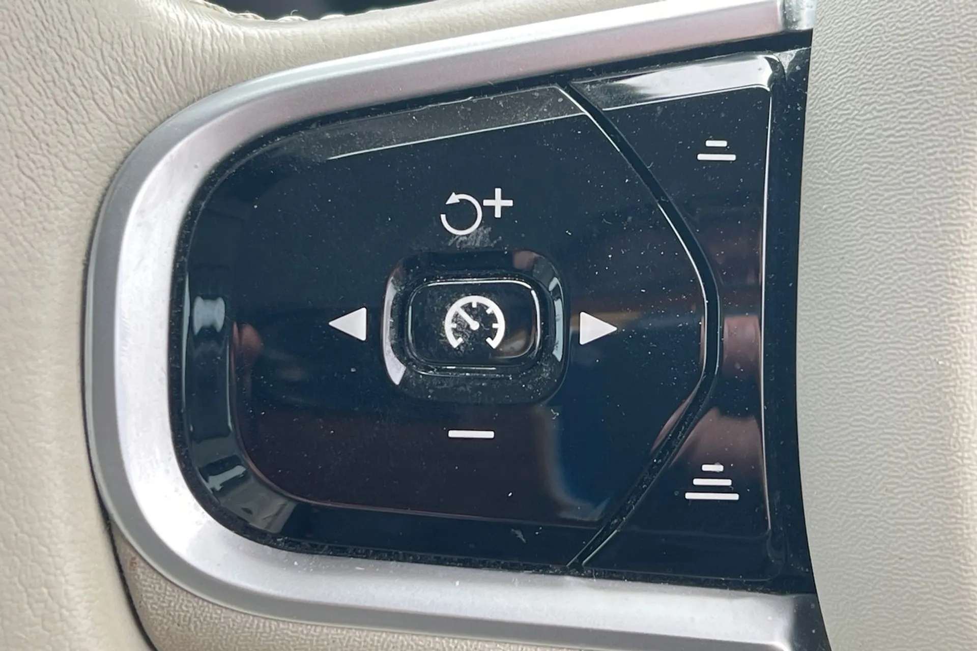 2019 VOLVO XC90 2019 VOLVO XC90